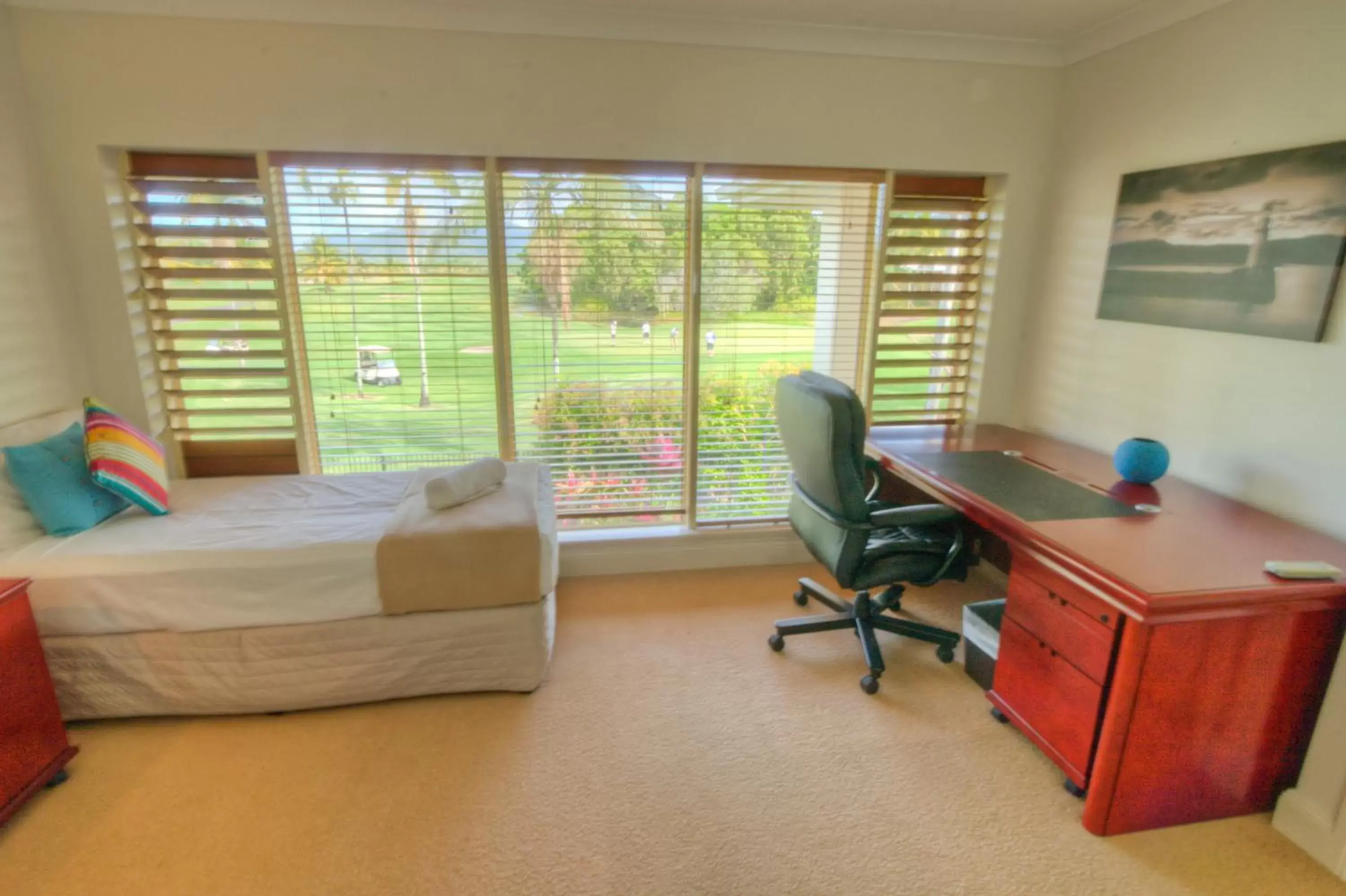 Bed in Paradise Links Resort Port Douglas