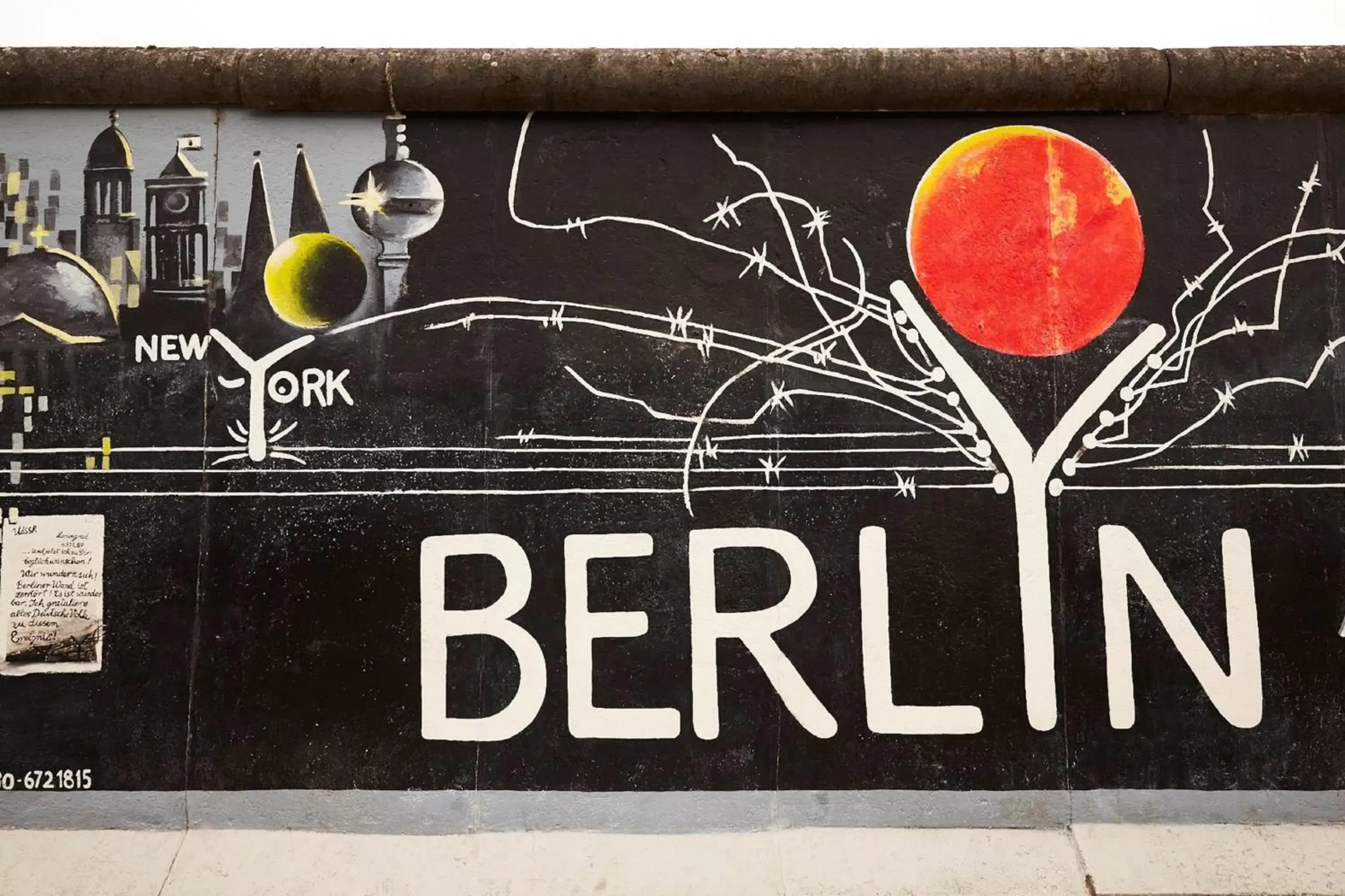 Nearby landmark, Property Logo/Sign in Hotel Indigo Berlin - East Side Gallery