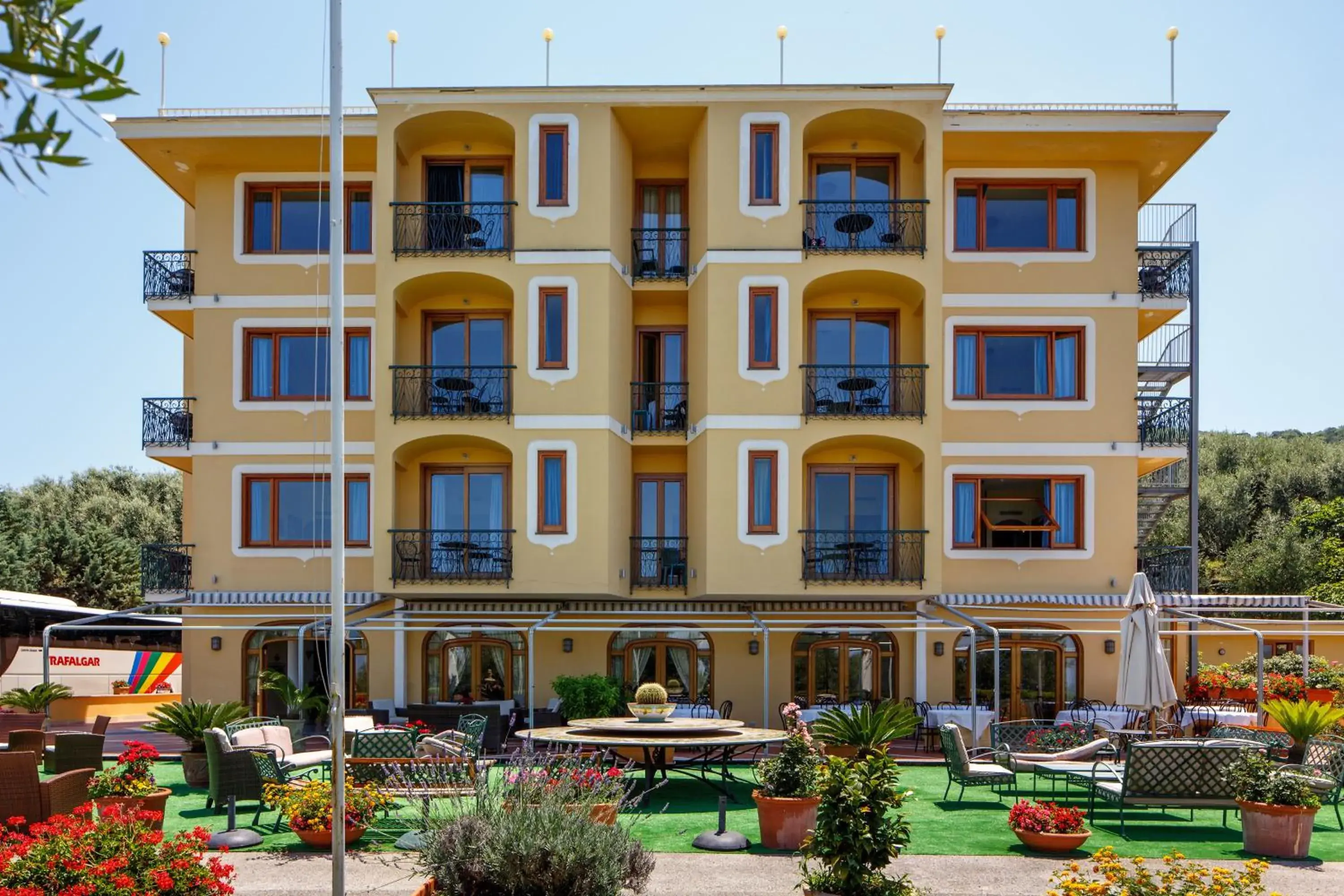 Facade/entrance, Property Building in Johanna Park Hotel