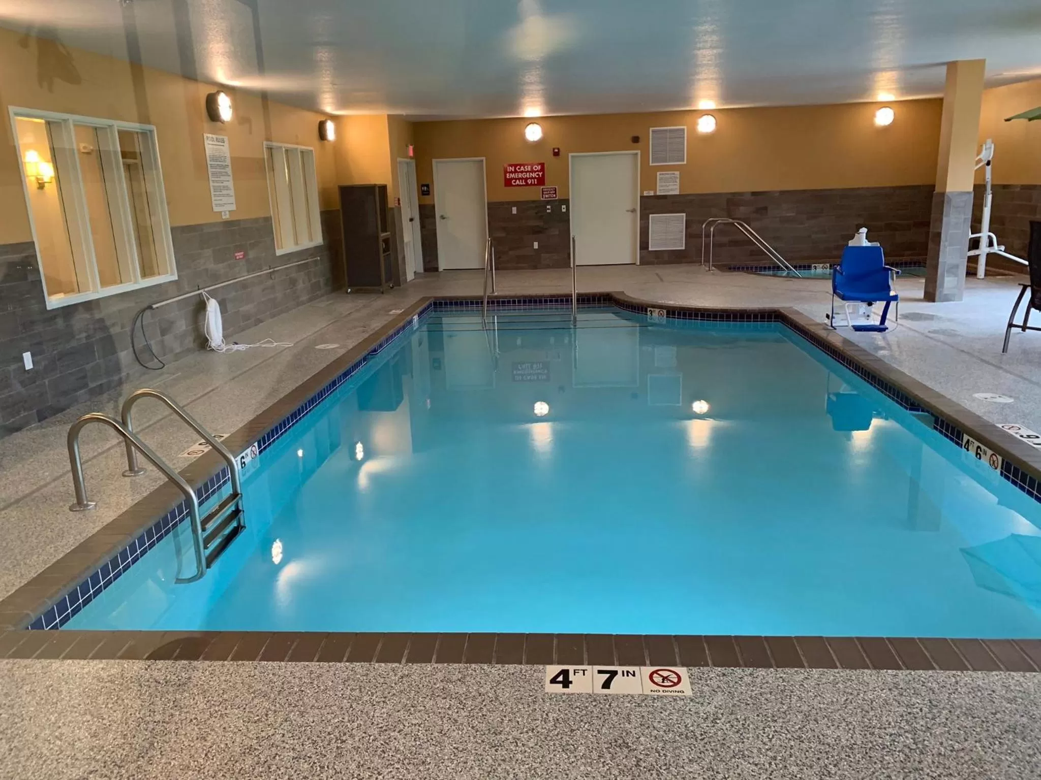 Swimming pool in Little Crow Resort & Conference, Trademark by Wyndham