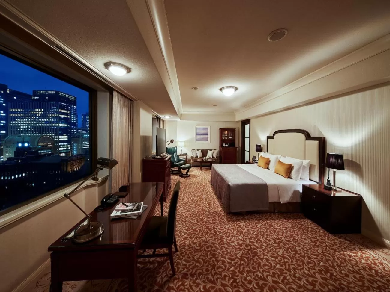 Photo of the whole room, Bed in Imperial Hotel Tokyo