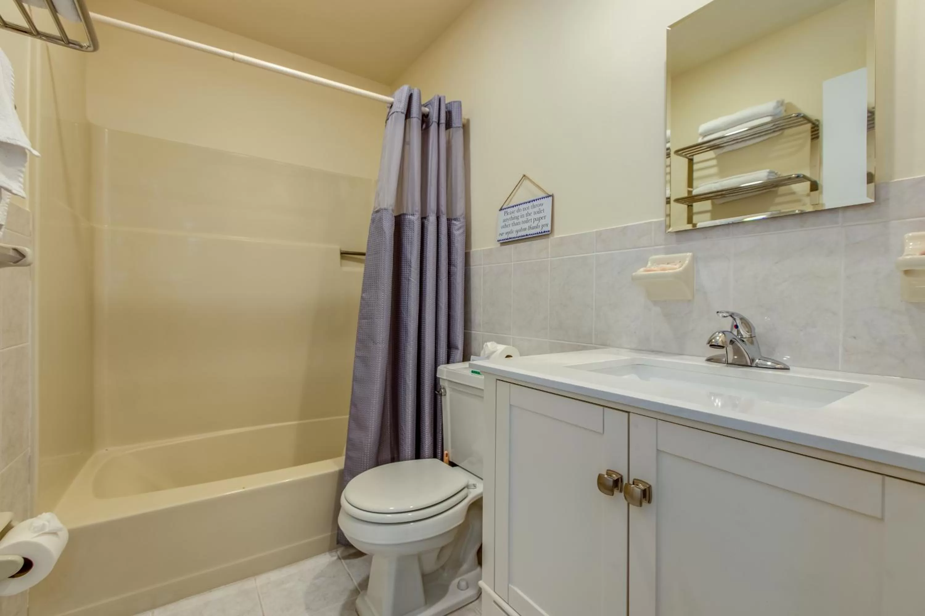 Bathroom in Colonial Shores Resort