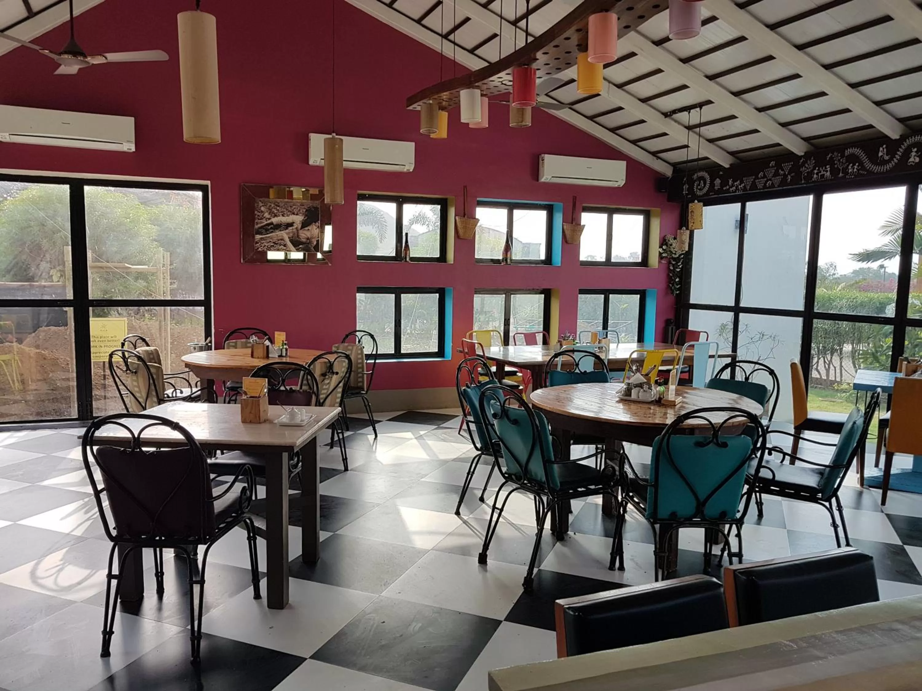 Restaurant/places to eat in The Source At Sula