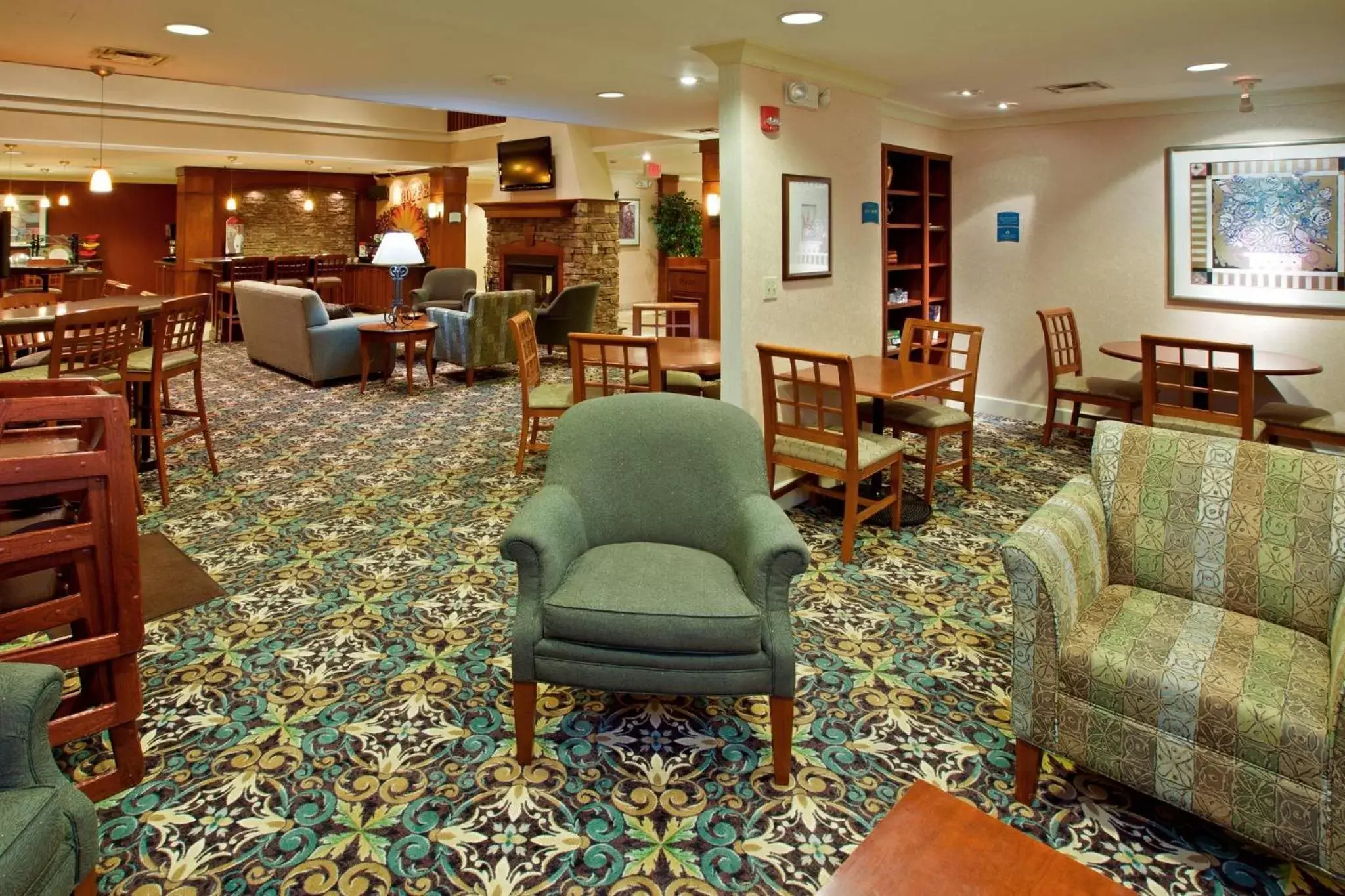 Restaurant/places to eat in Staybridge Suites Louisville - East, an IHG Hotel