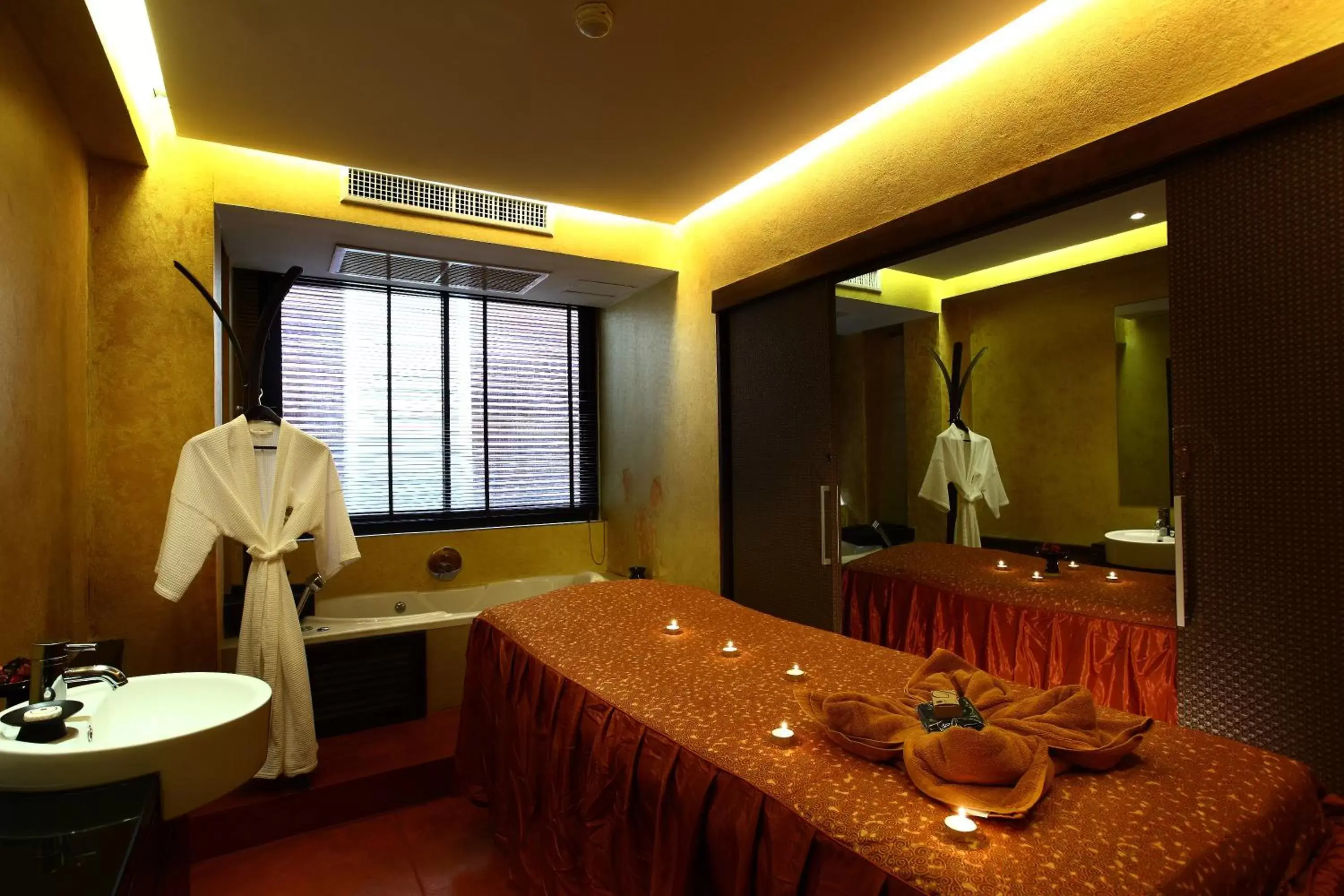 Spa and wellness centre/facilities, Bathroom in De Chai Colonial Hotel & Spa - SHA Plus