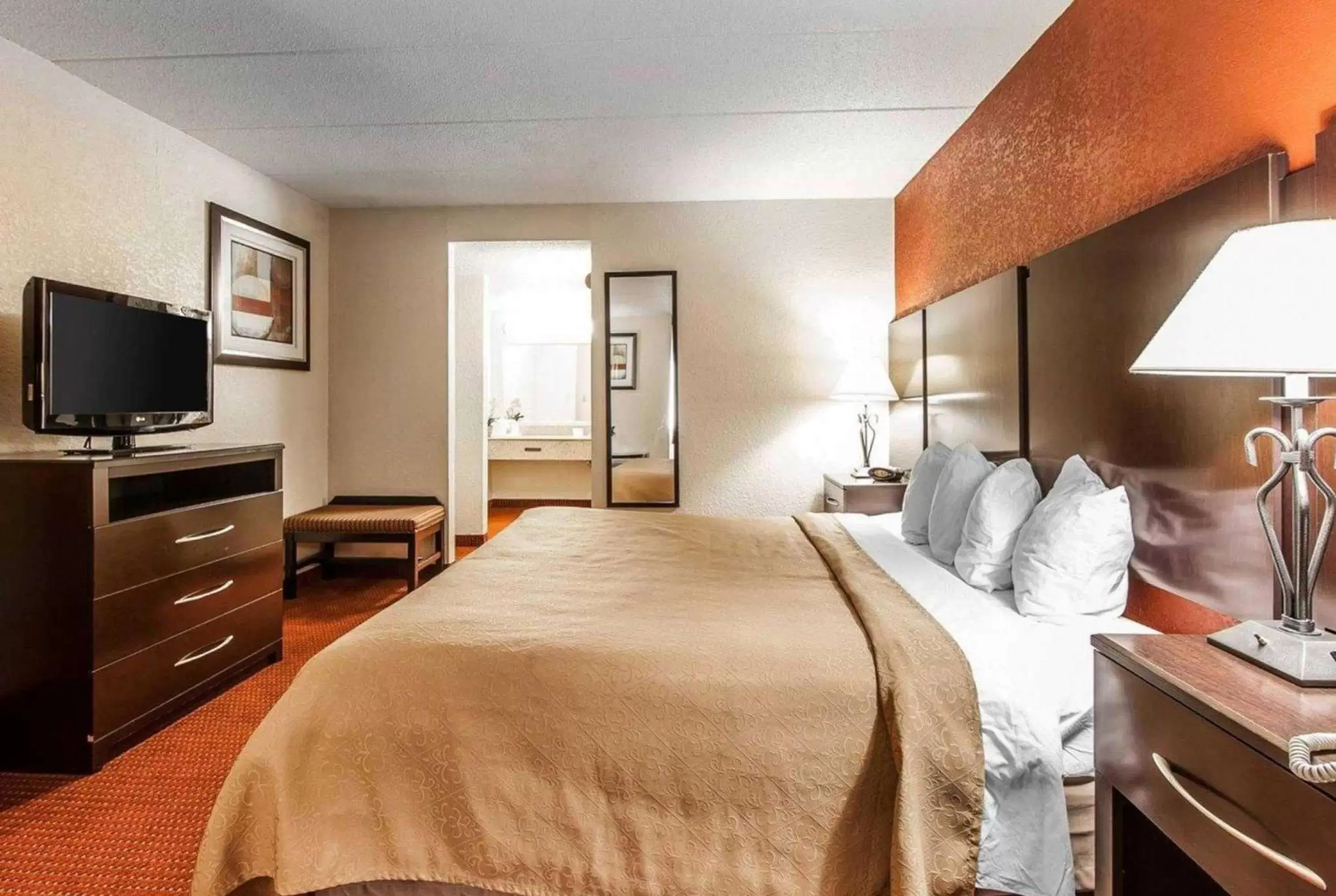 Photo of the whole room, Bed in Wingate by Wyndham Marietta Conference Center Ohio Photo of the whole room, Bed in Wingate by Wyndham Marietta Conference Center Ohio