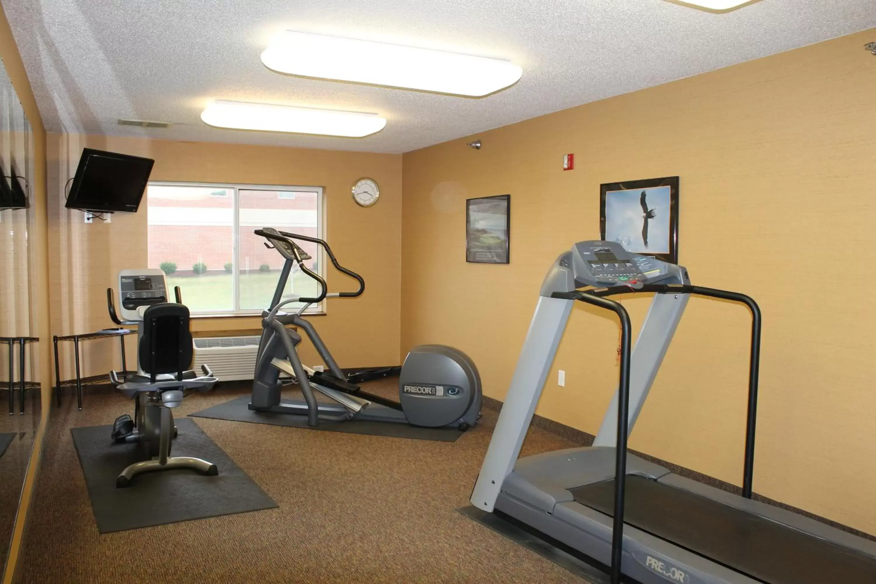 Day, Fitness Center/Facilities in New Victorian Inn & Suites Lincoln