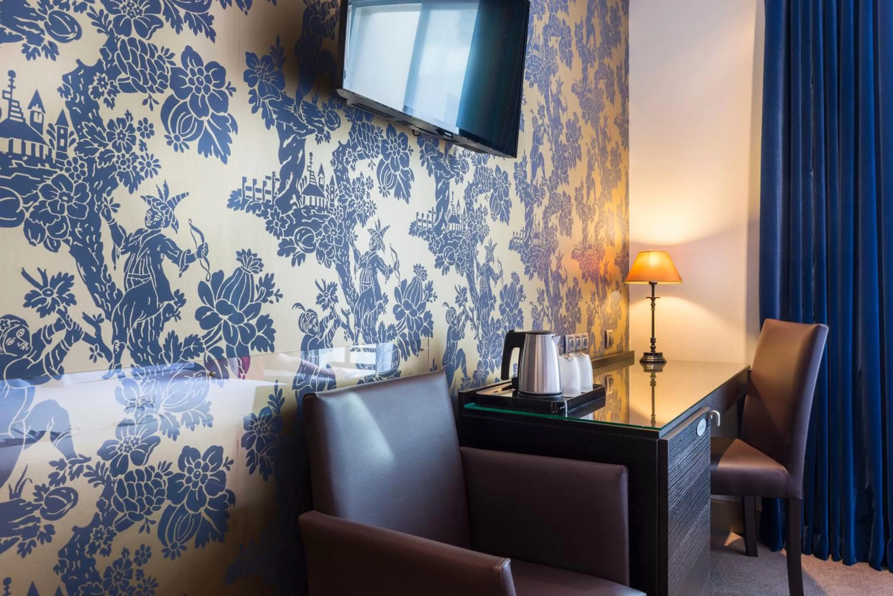 Coffee/tea facilities in Hôtel Volney Opéra