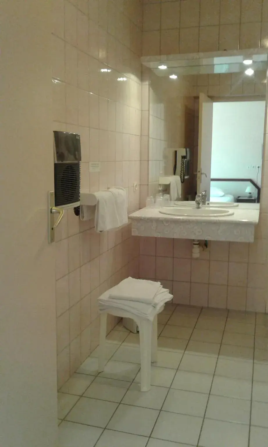 Bathroom in Hotel Restaurant Le Capricorne