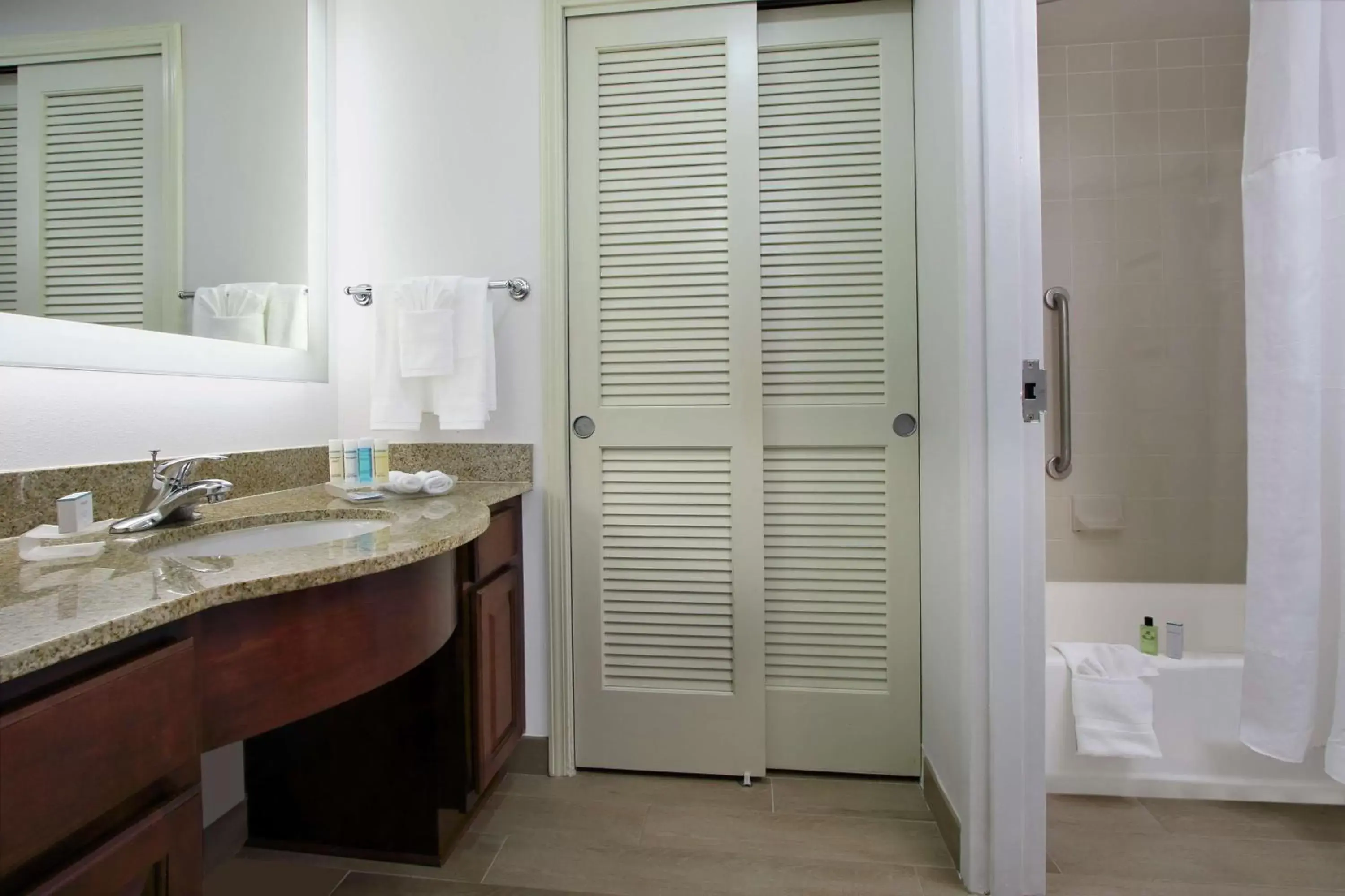 Bathroom in Homewood Suites by Hilton Fort Lauderdale Airport-Cruise Port