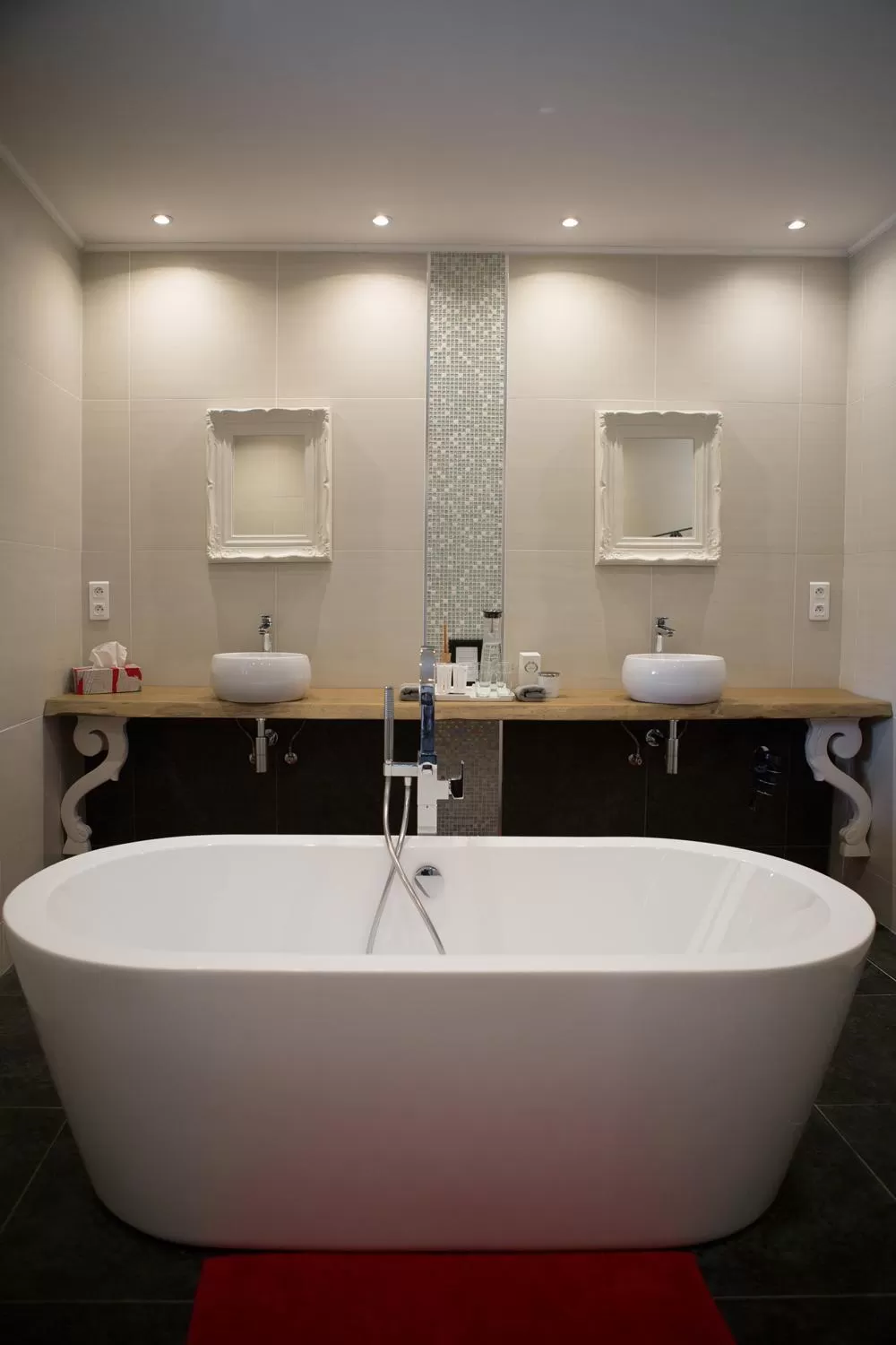 Bathroom in Sous les Platanes B&B