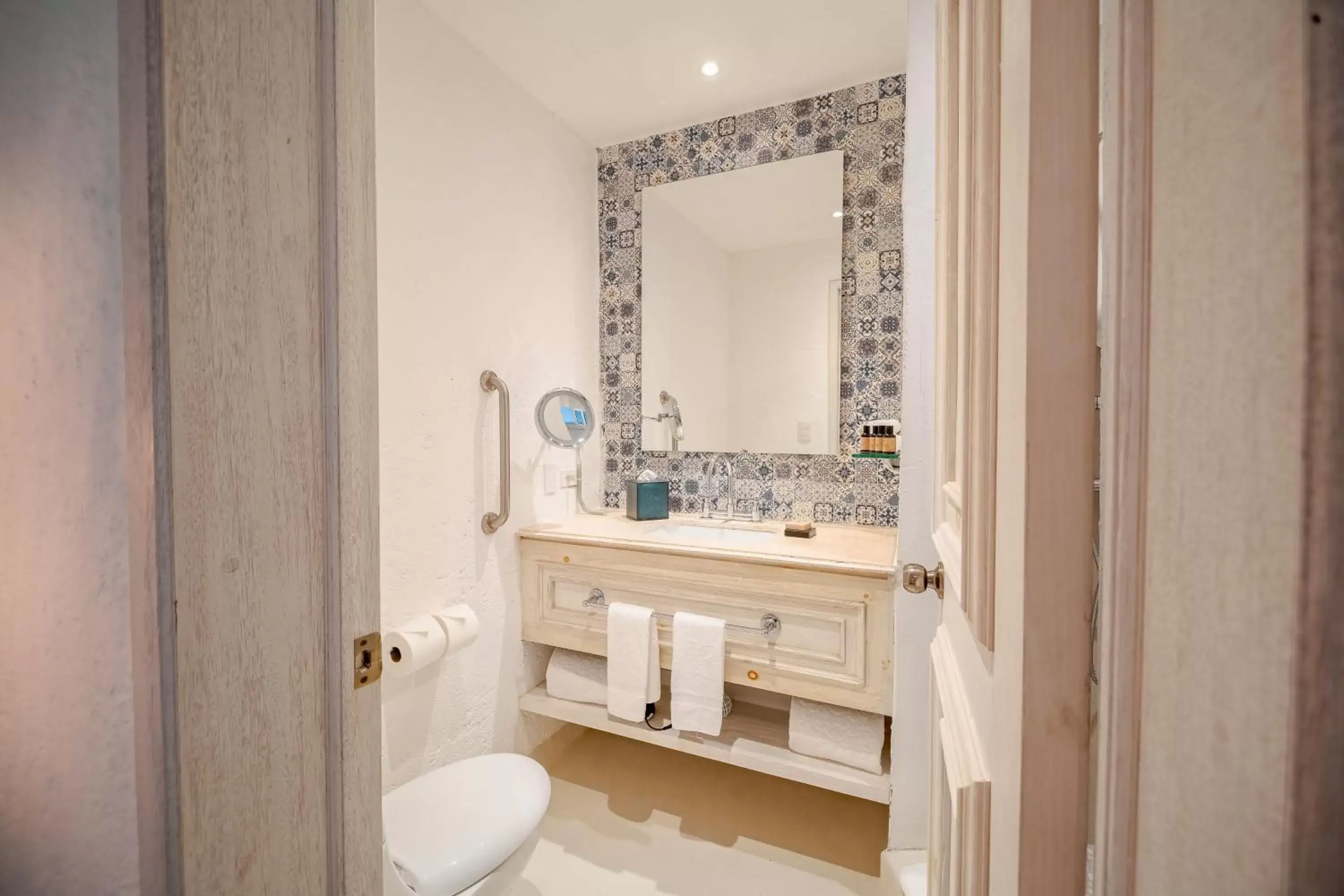 Bathroom in Mar del Cabo By Velas Resorts