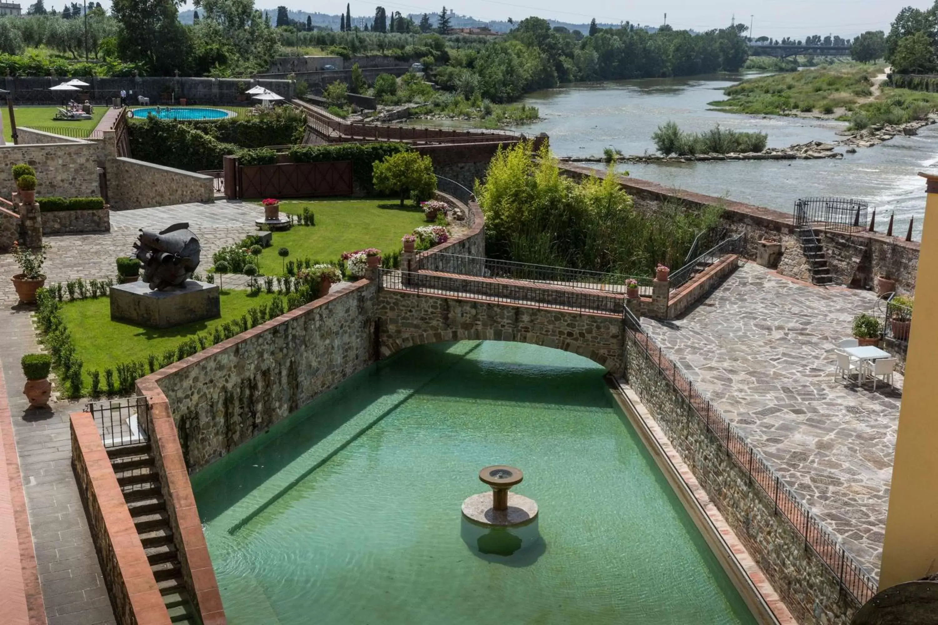 Property building, Pool View in Hotel Mulino di Firenze - WorldHotels Crafted