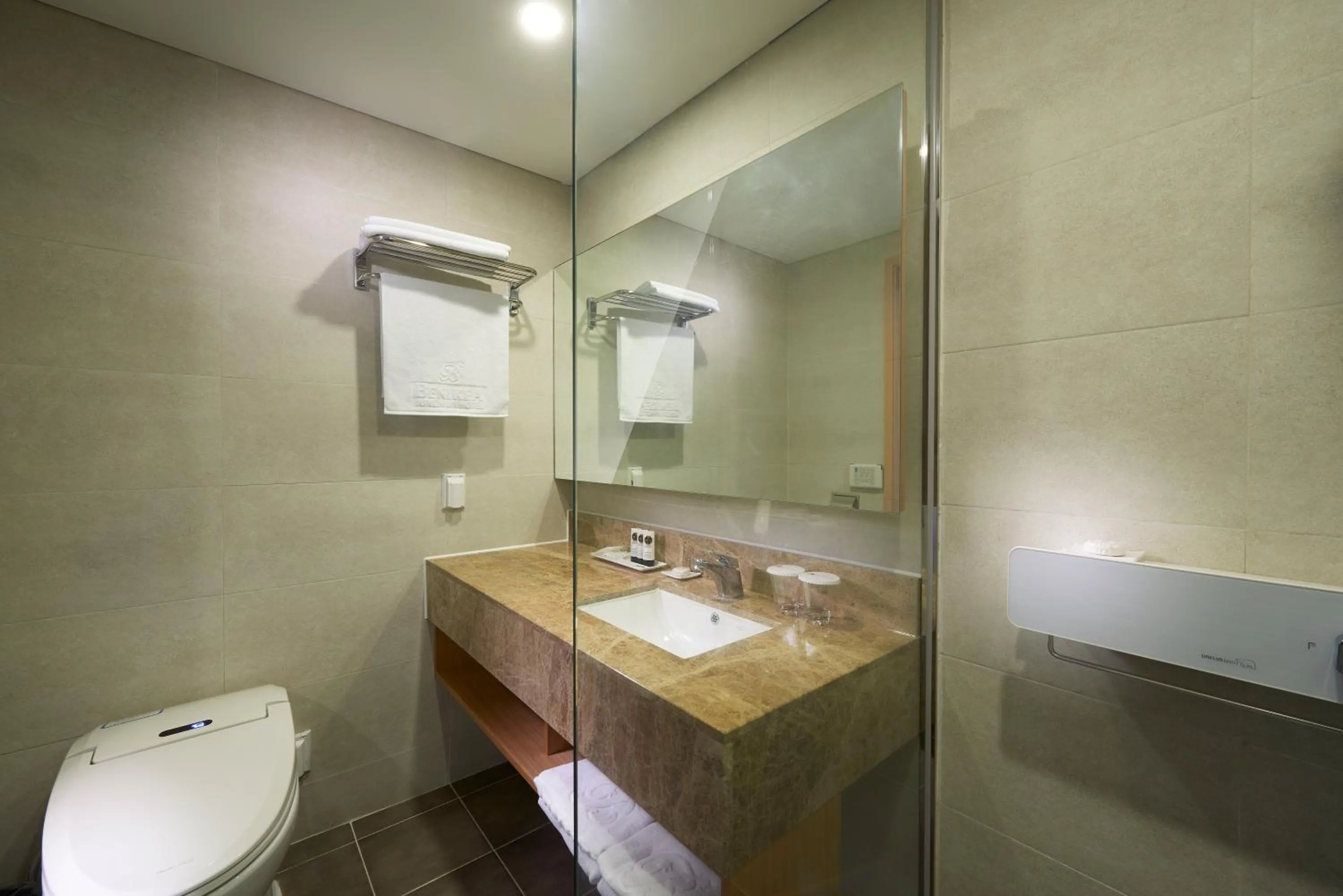 Benikea Jungmun Hotel