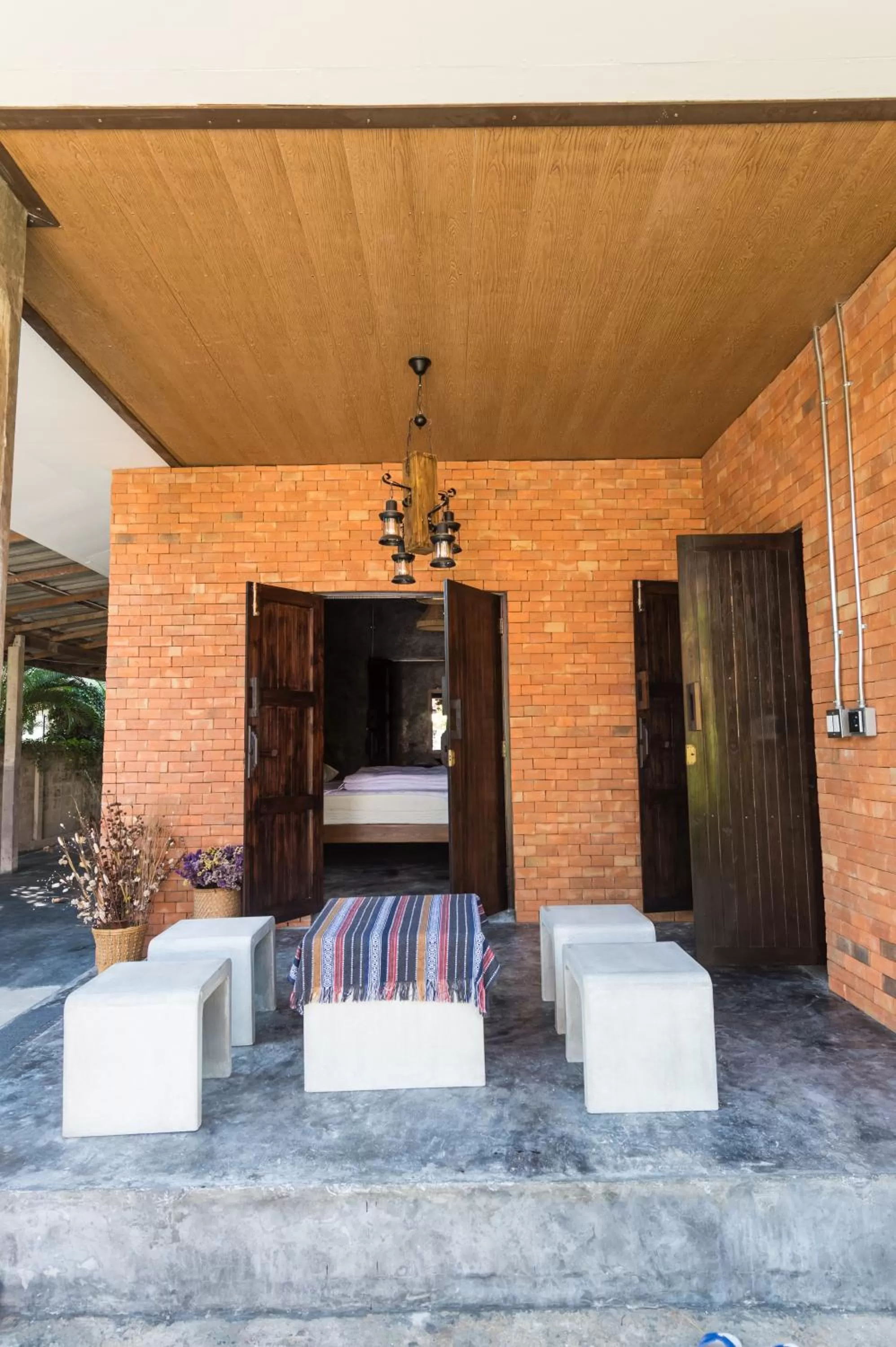 Property building in Huan Amphan