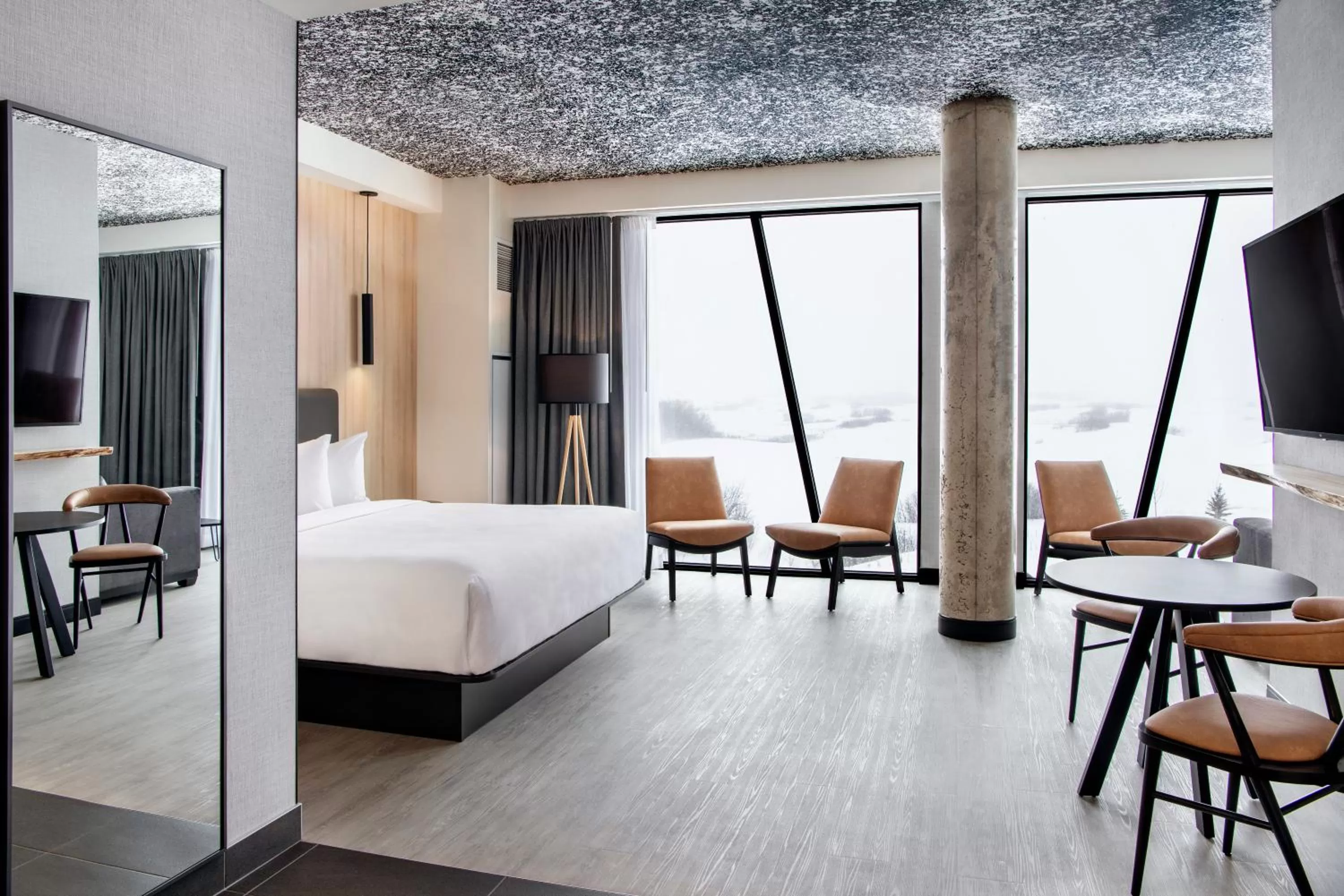 Photo of the whole room, Bed in Dakota Dunes Resort