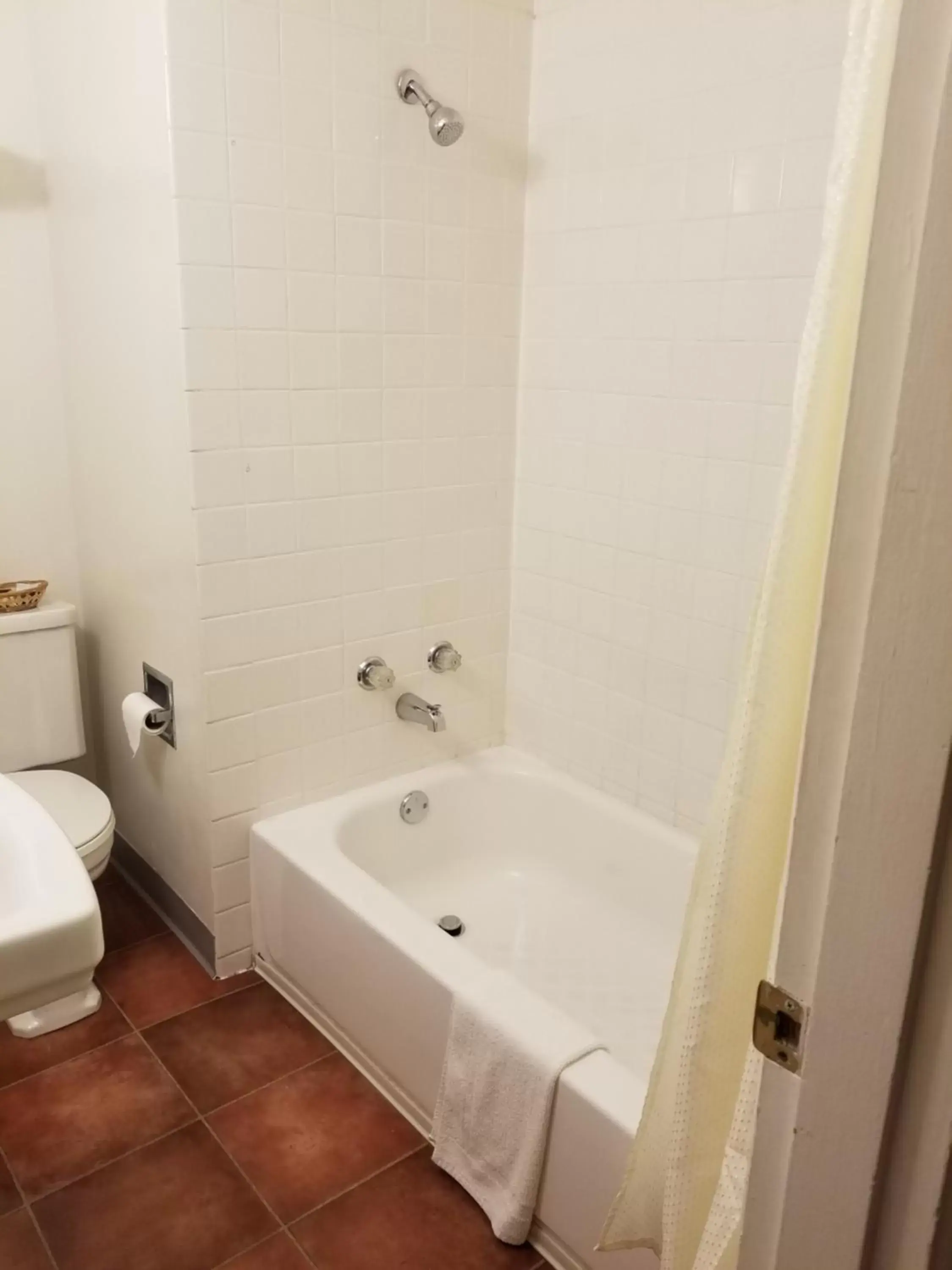 Shower, Bathroom in Bridge Street Inn