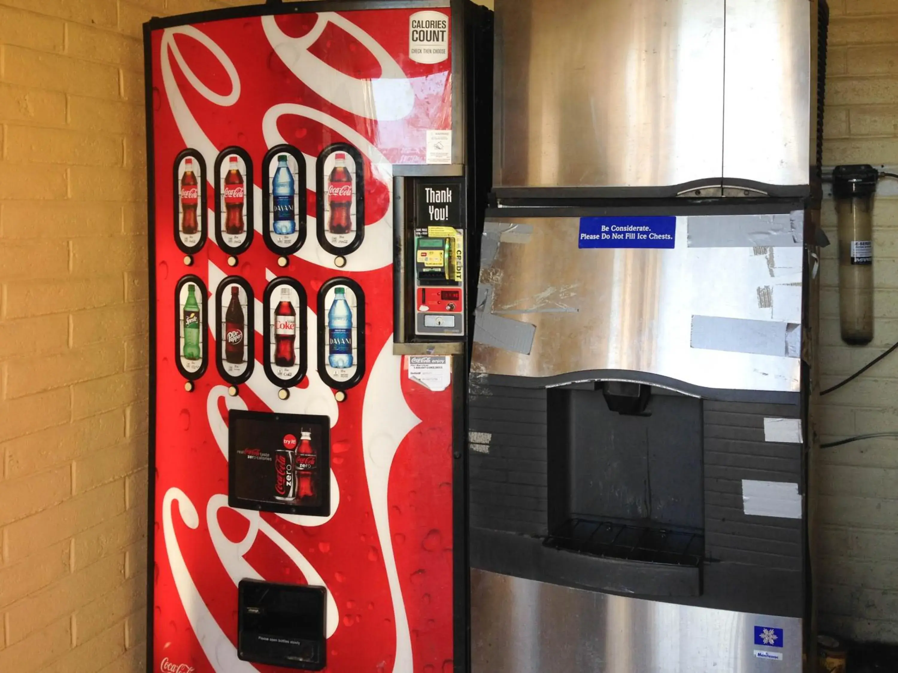 vending machine in Motel 6-Monroe, LA