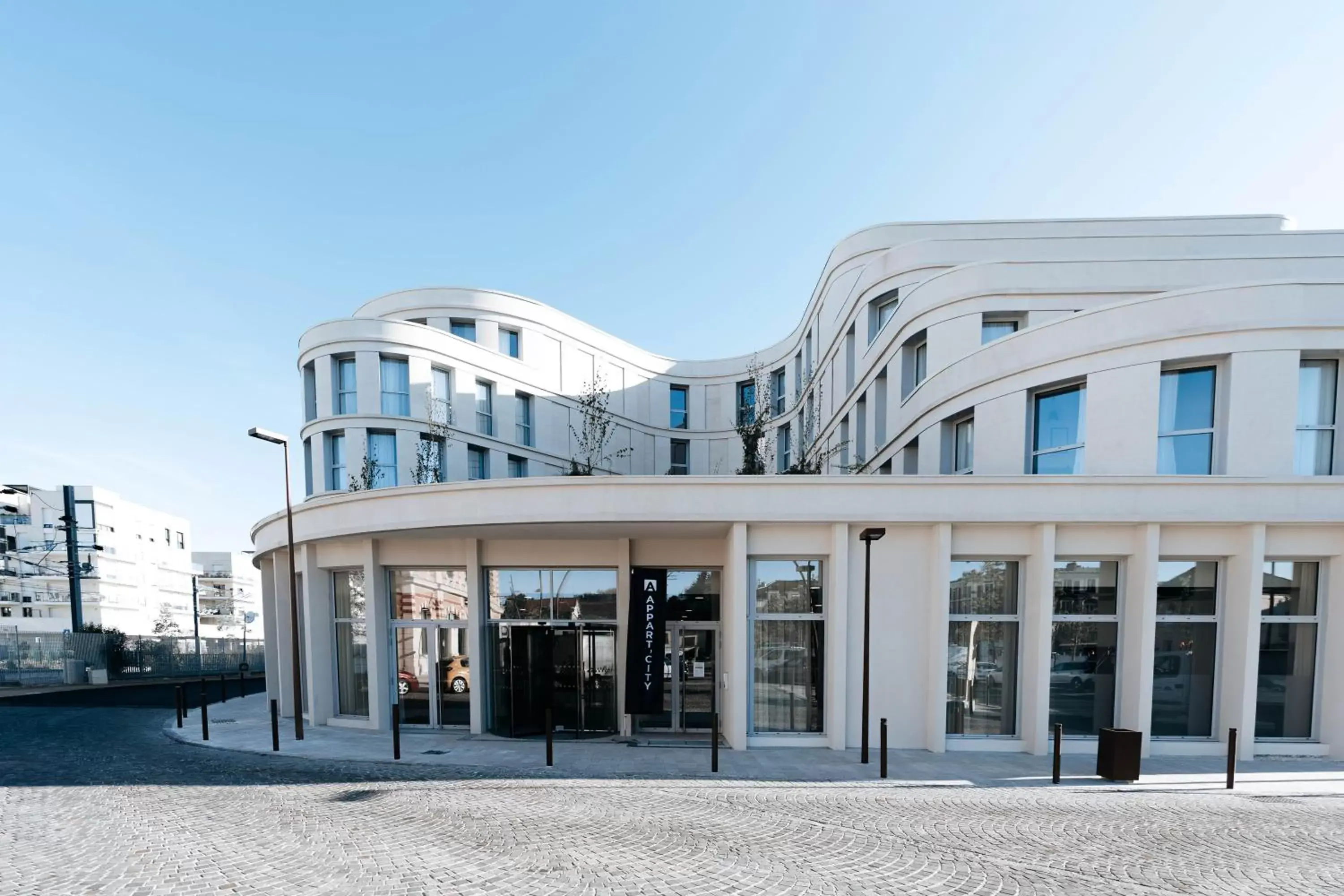 Property building in Appart'City Collection Saint Germain en Laye Property building in Appart'City Collection Saint Germain en Laye