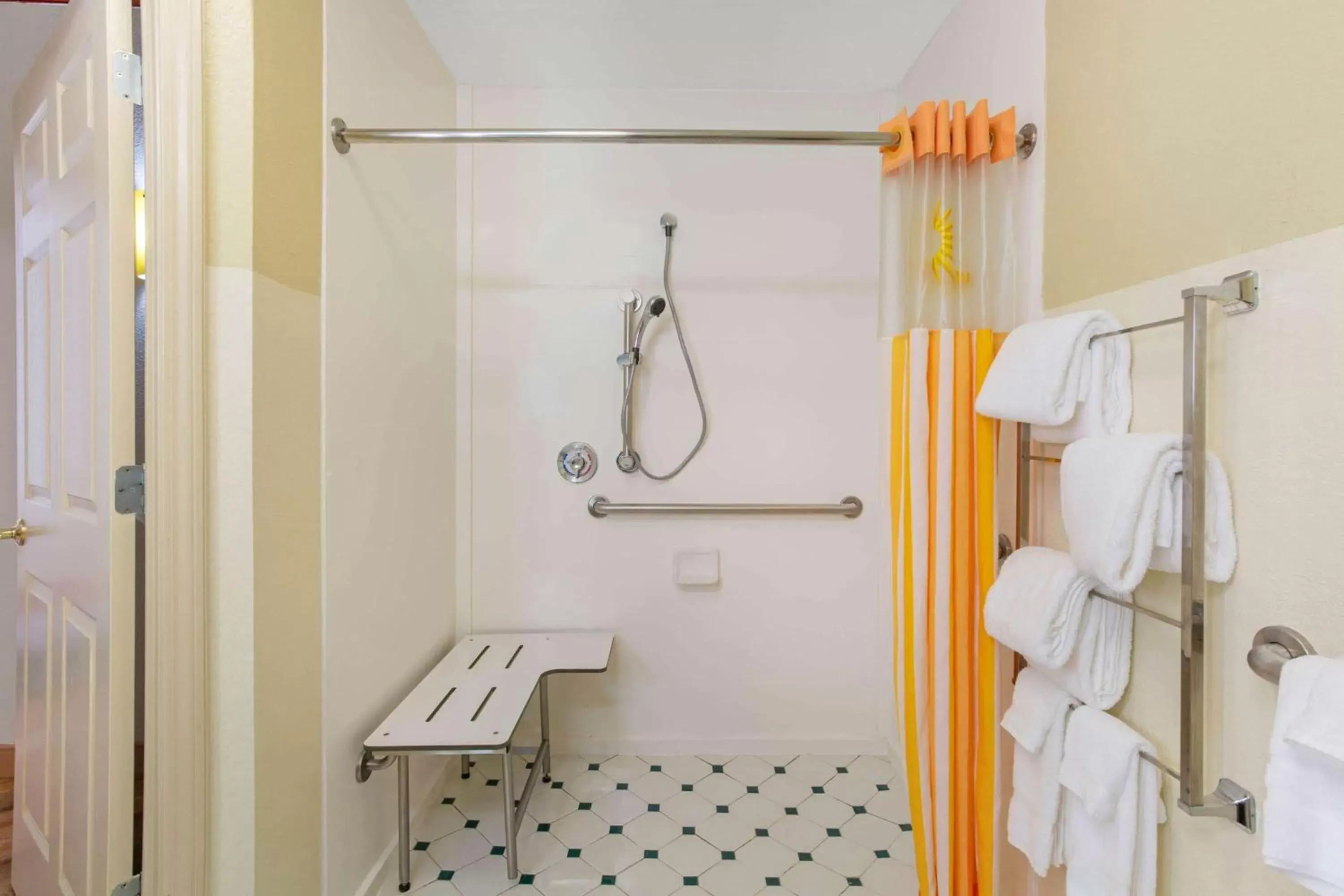 Shower, Bathroom in La Quinta by Wyndham Raleigh Cary