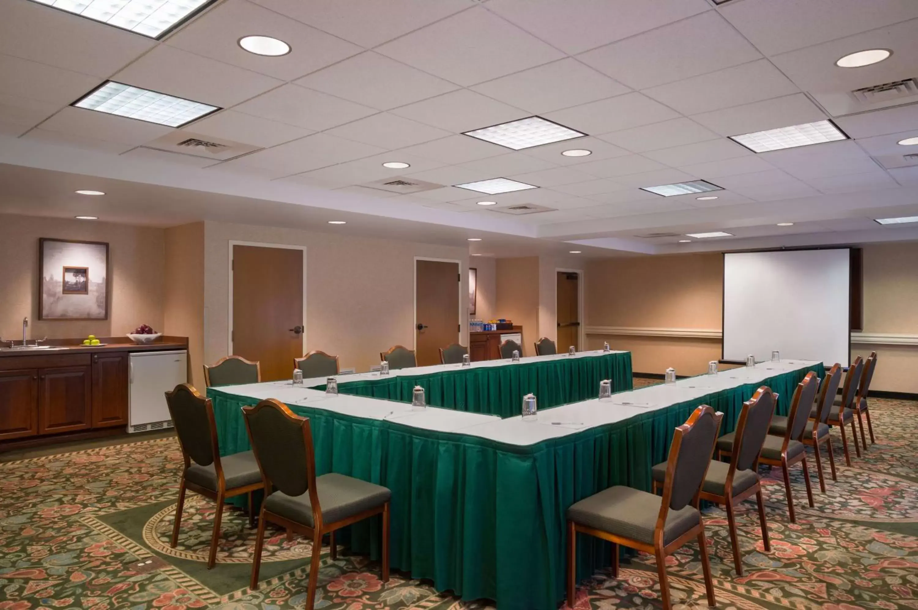 Meeting/conference room in Hampton Inn & Suites State College at Williamsburg Square