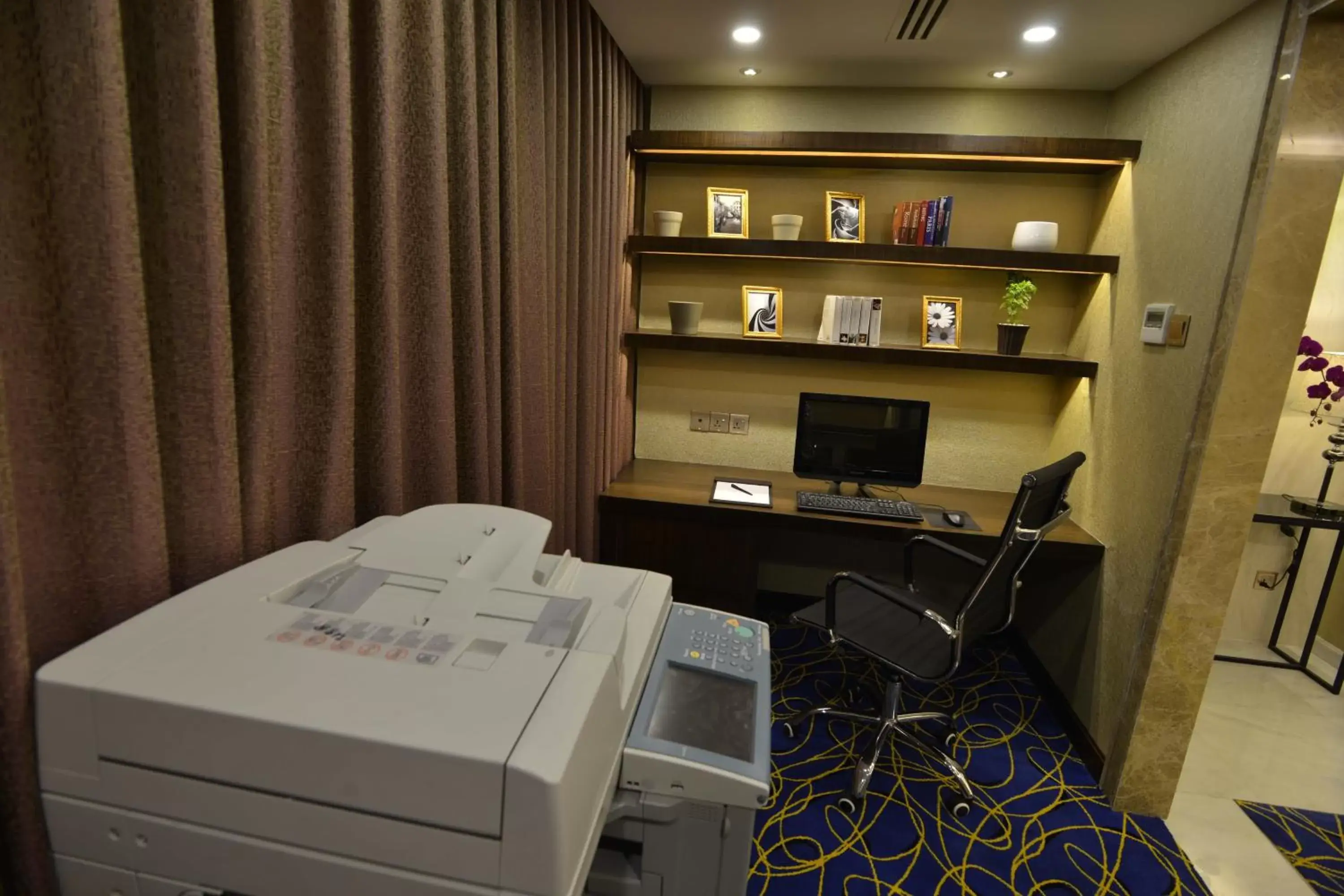 Business facilities in Best Western Chinatown Hotel
