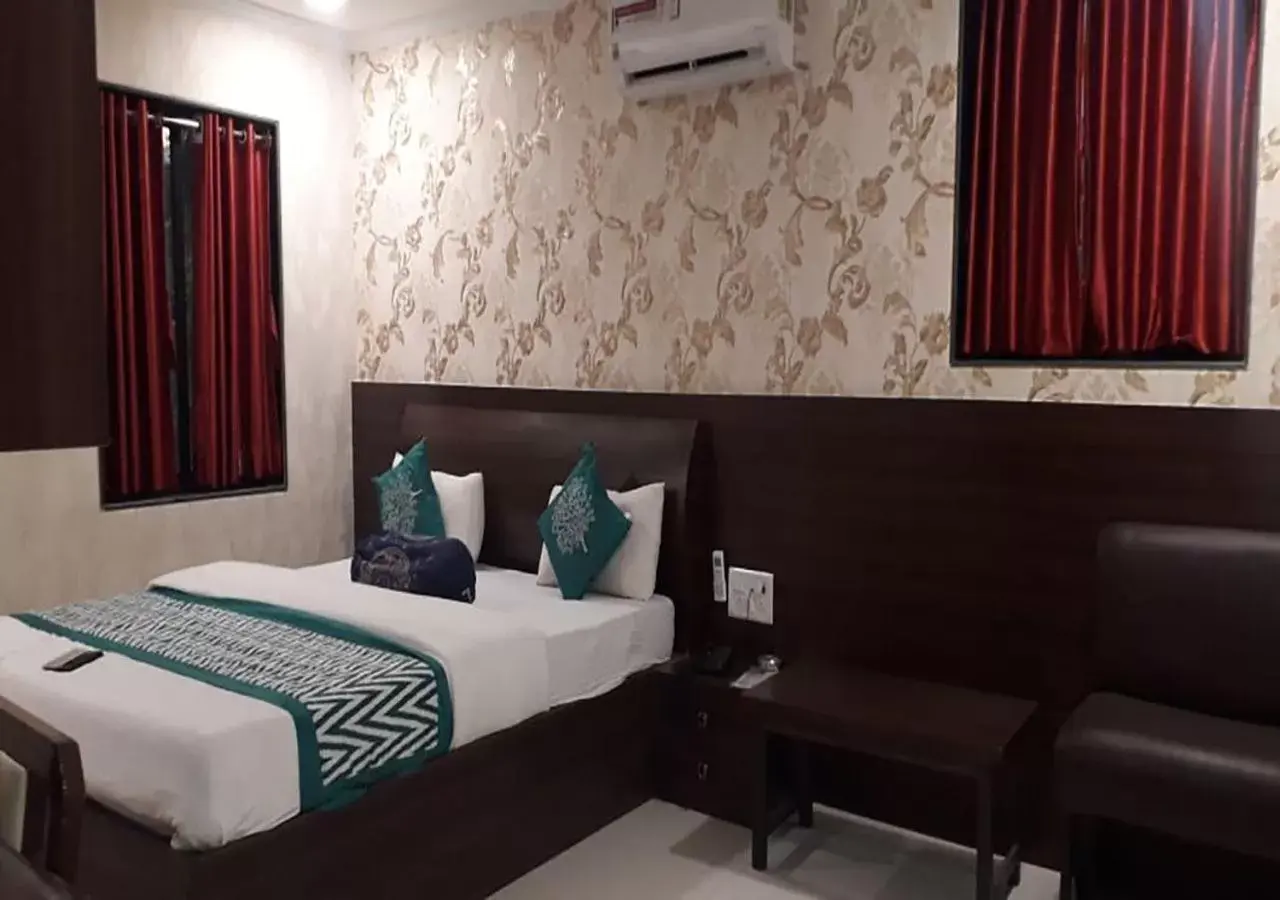 Bed in Sai Sharan Stay Inn- Near MIDC Turbhe Navi Mumbai