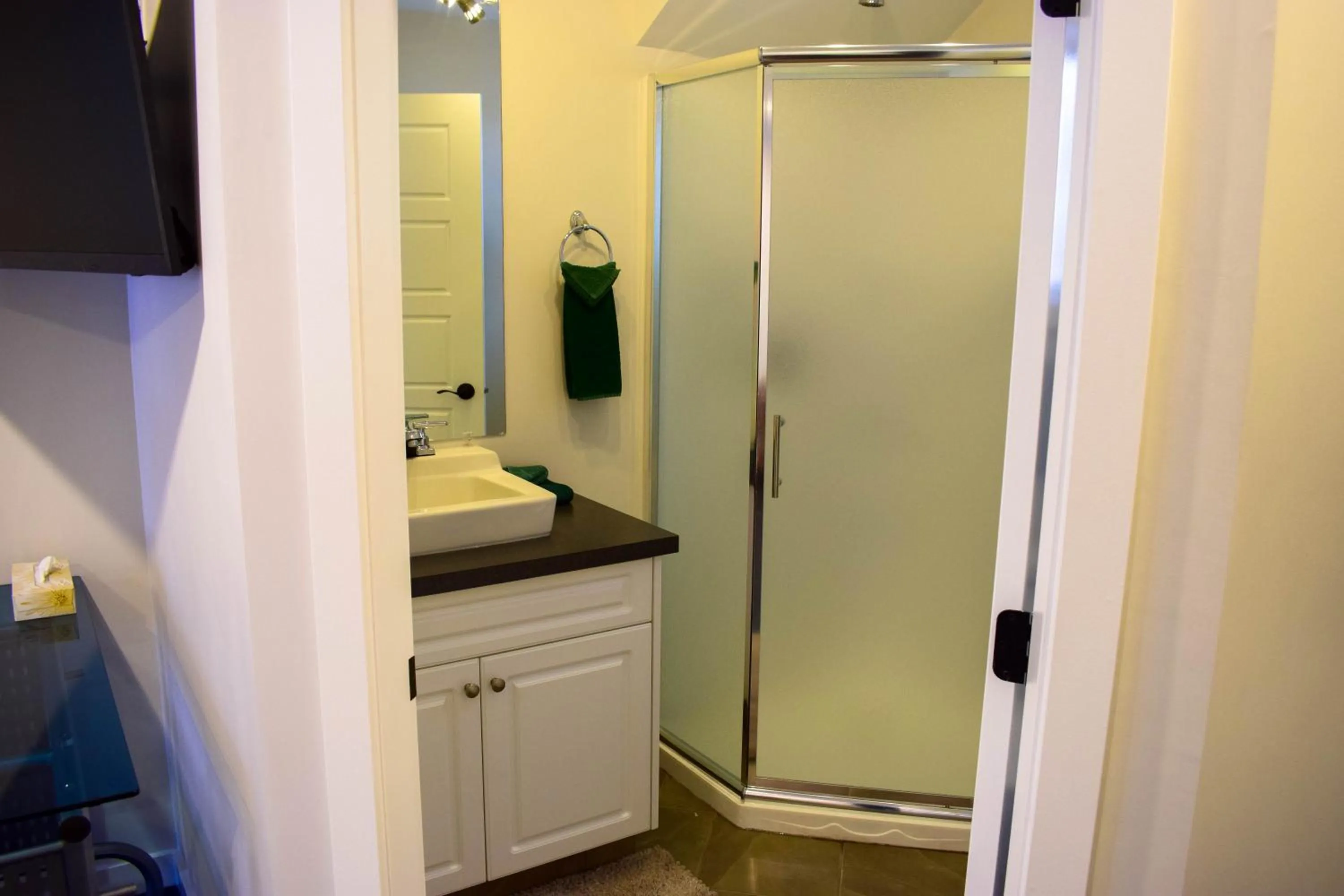 Bathroom in Peaks Lodge