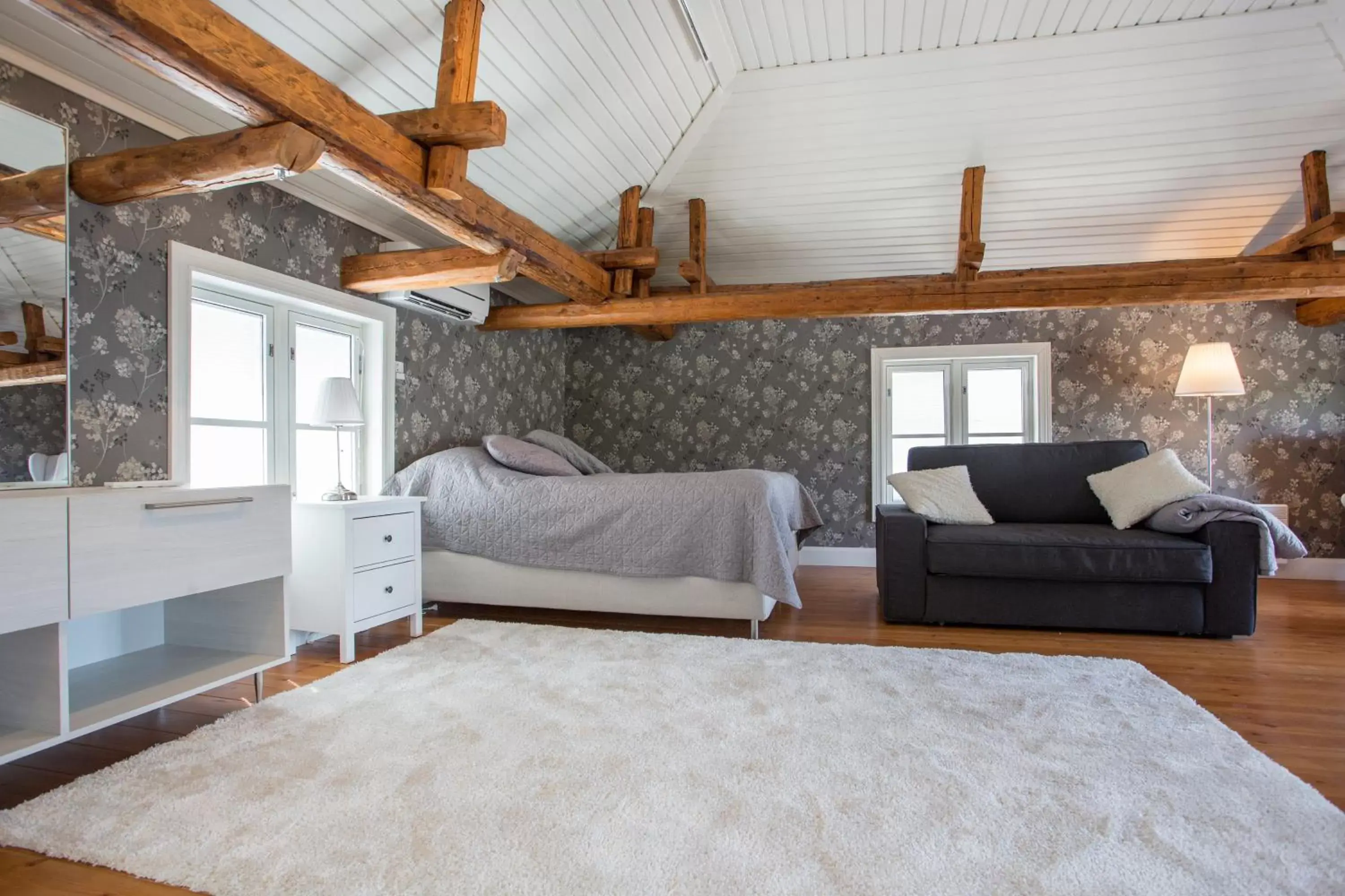 Quadruple Room with Private Bathroom - single occupancy in Hotelli Aittaranta Quadruple Room with Private Bathroom - single occupancy in Hotelli Aittaranta