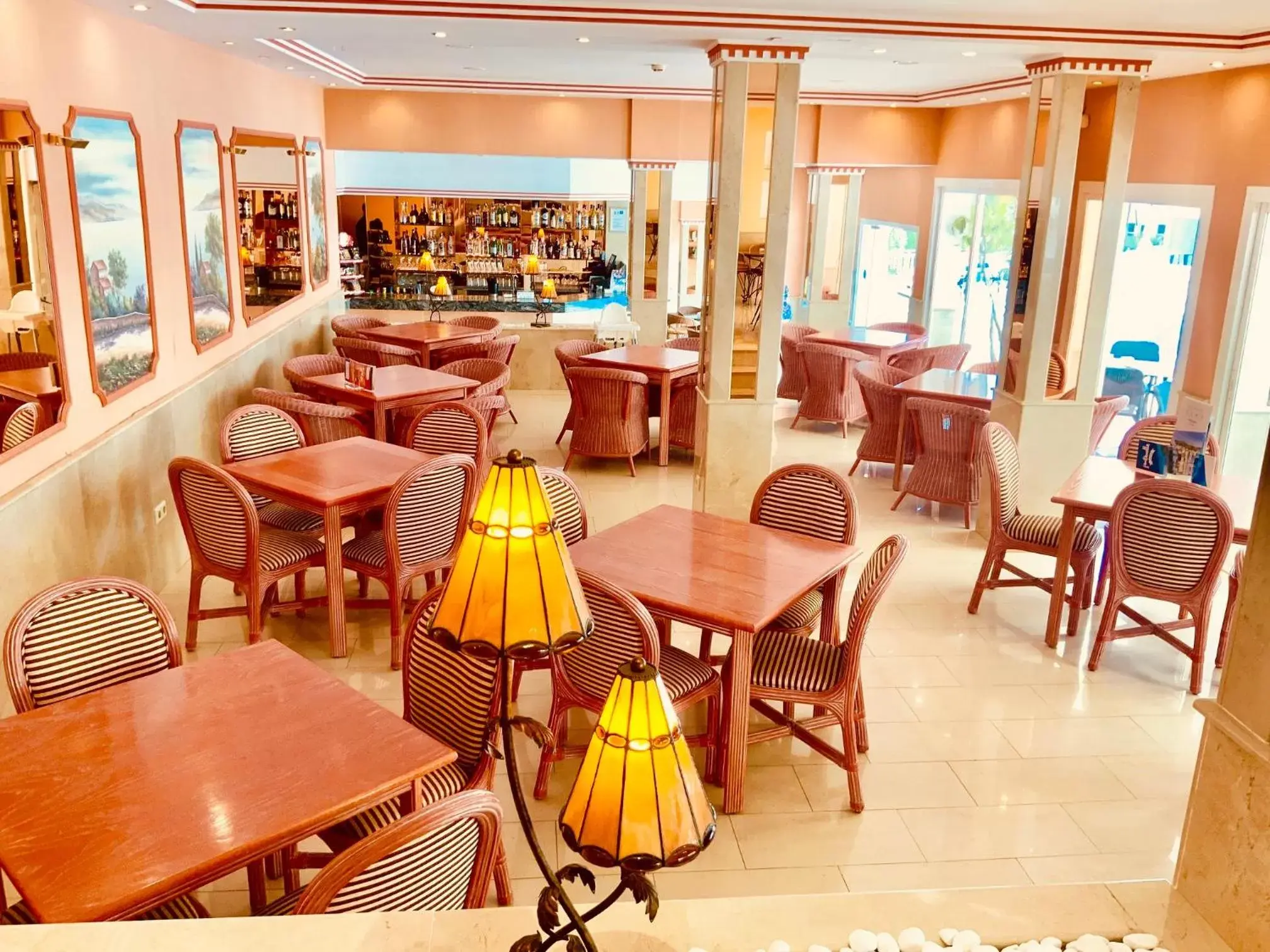 Communal lounge/ TV room, Restaurant/Places to Eat in VIME La Reserva de Marbella
