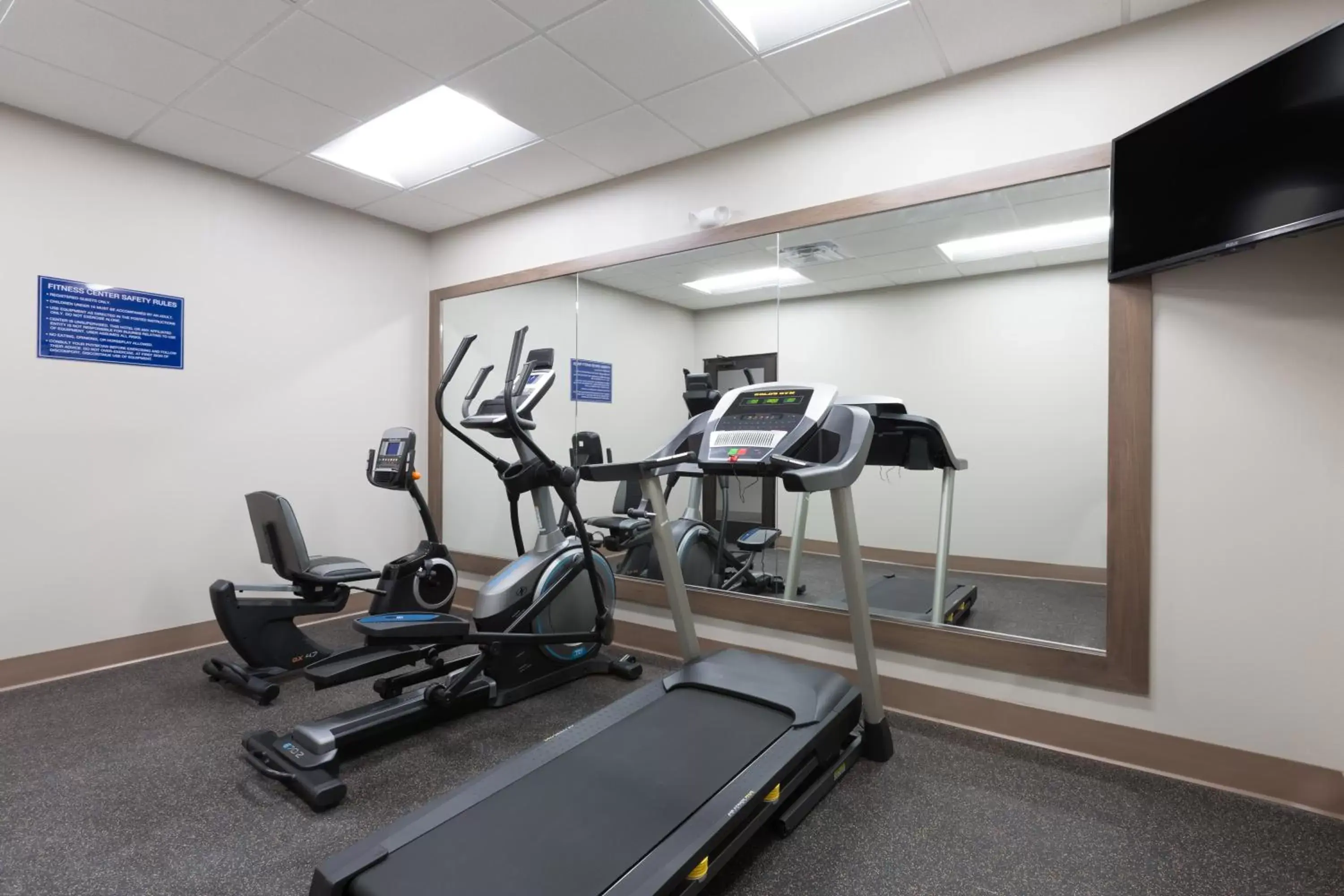 Fitness centre/facilities, Fitness Center/Facilities in Days Inn & Suites by Wyndham Houston NW Cypress