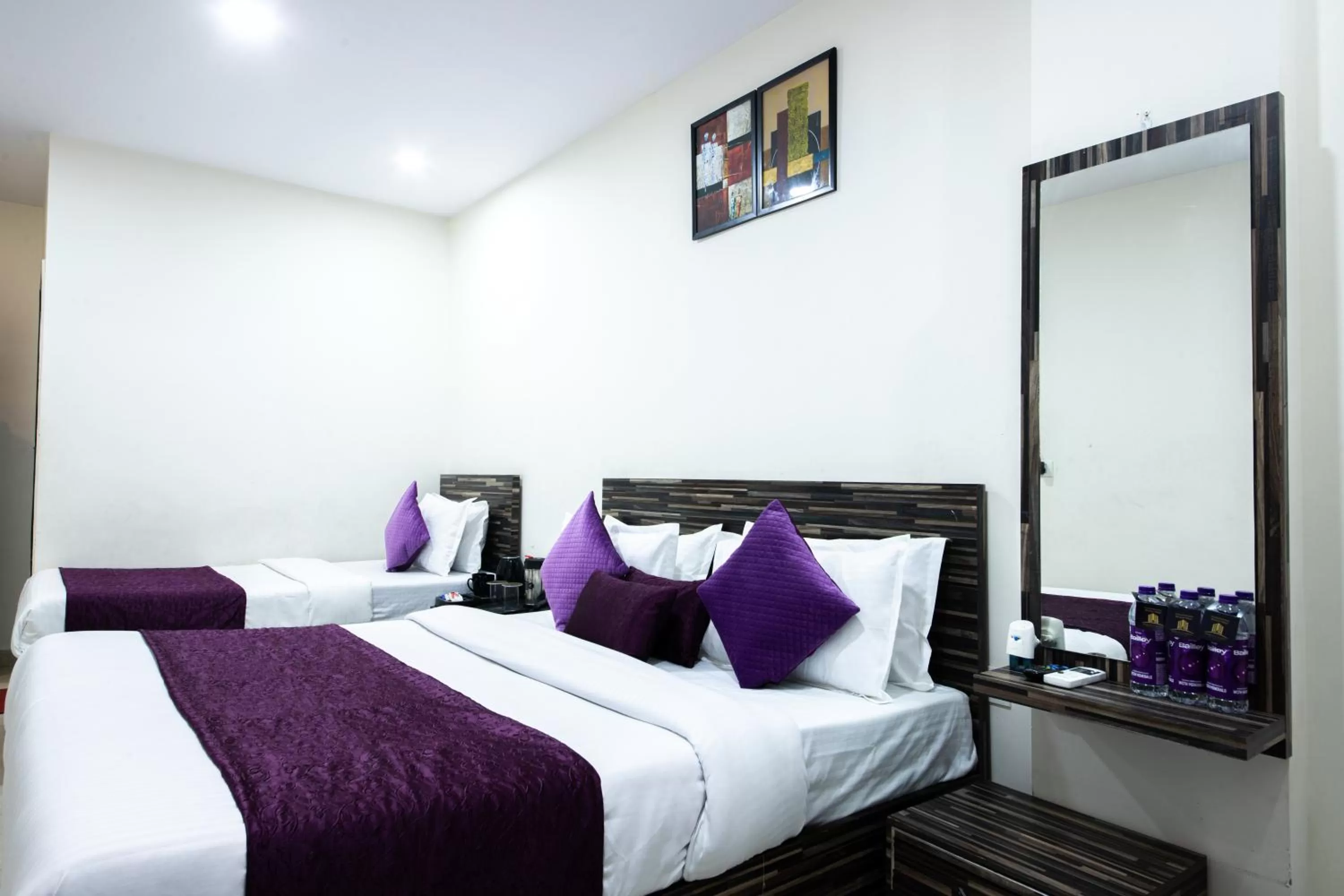 Bed in Grey Castle - Hotel Near Haridwar Railway station