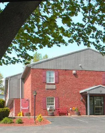 Facade/entrance in Olde Amish Inn Facade/entrance in Olde Amish Inn