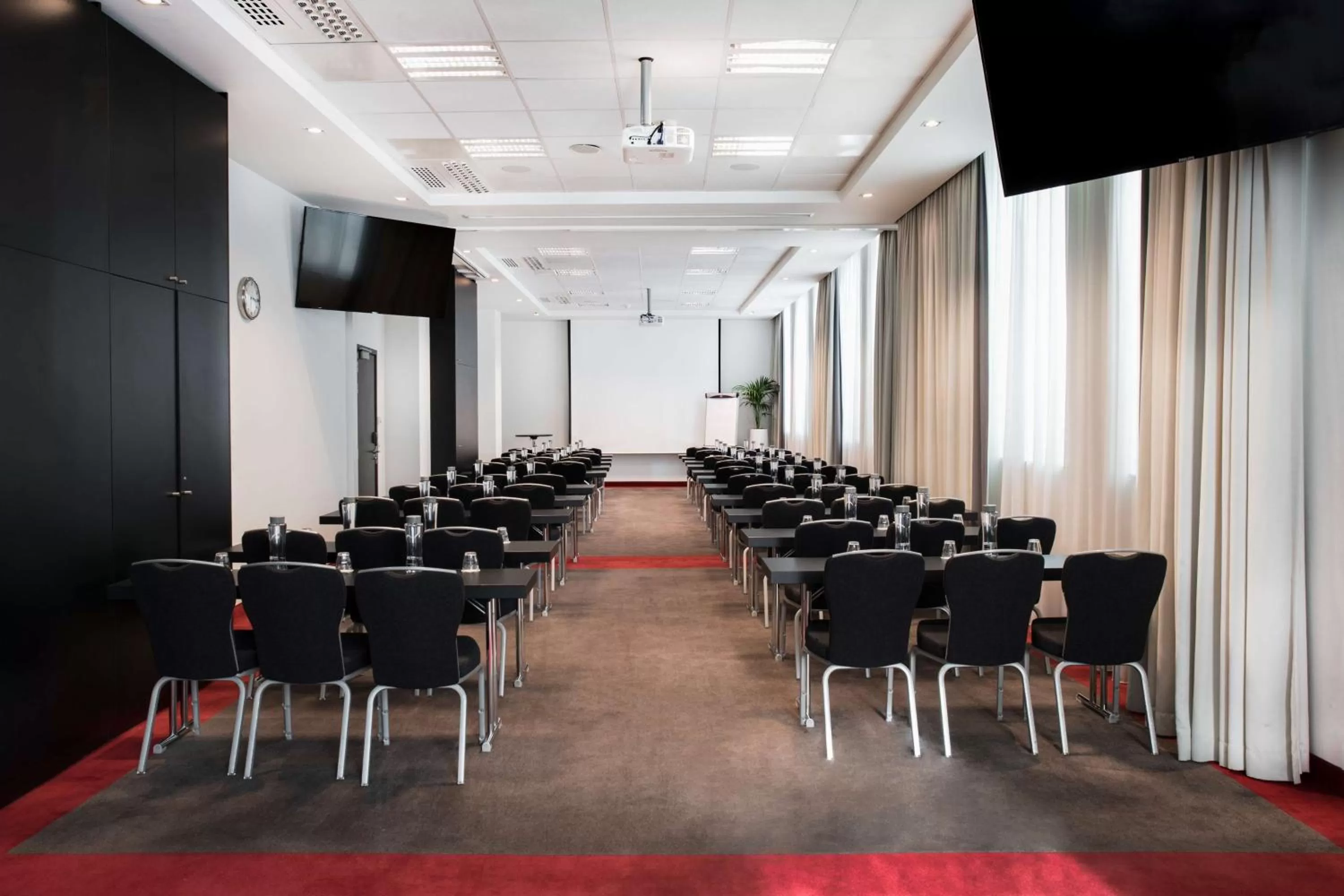 Business facilities in Radisson Hotel Brussels Centre Midi