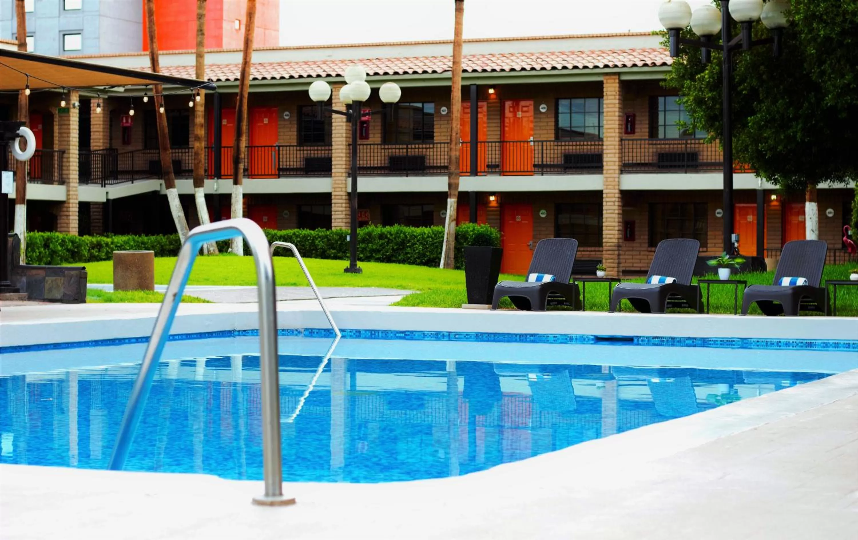 Swimming pool in Hotel Colonial Mexicali