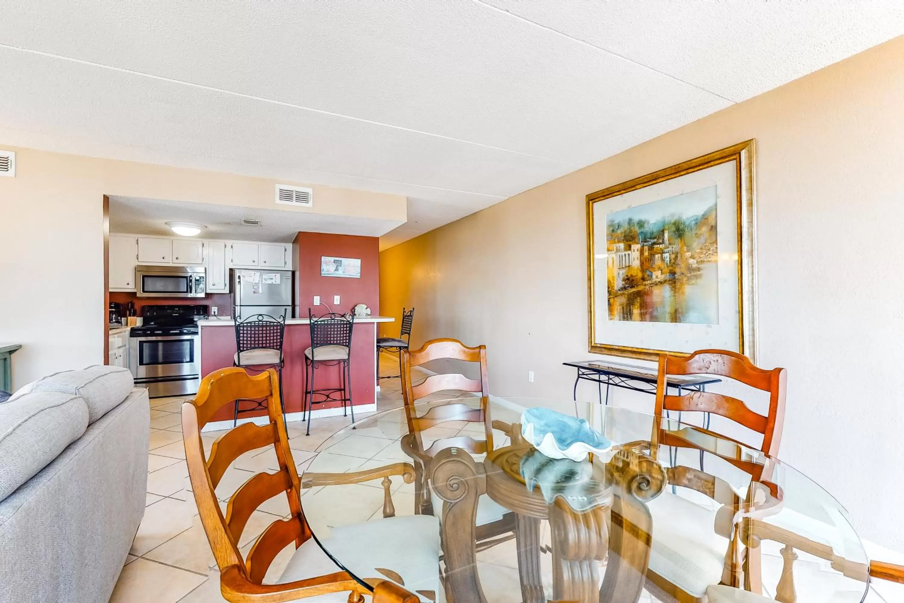 Restaurant/Places to Eat in Island Winds East 809