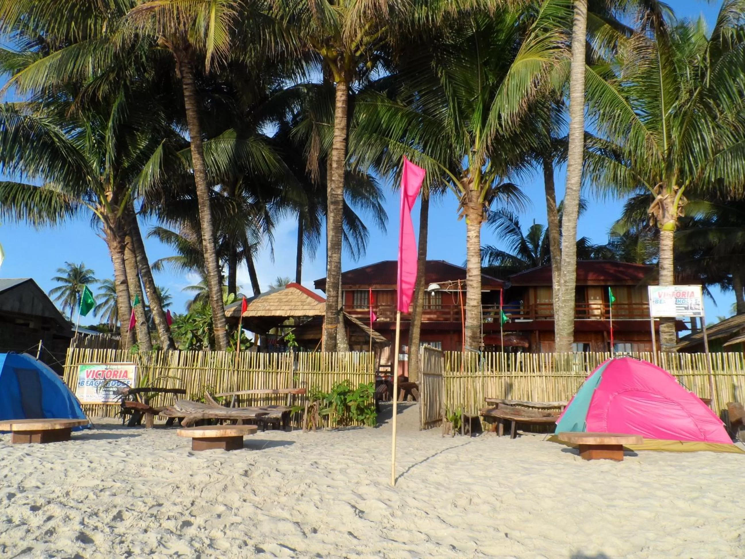 Facade/entrance in Victoria Beach House