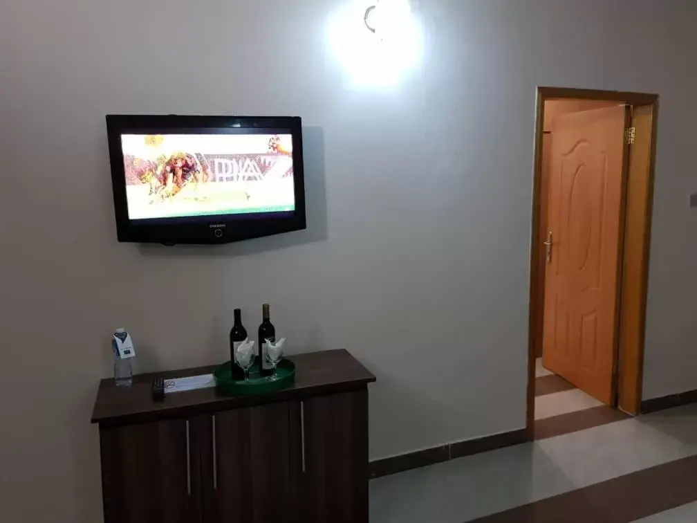 TV/Entertainment Center in Citilodge Hotel