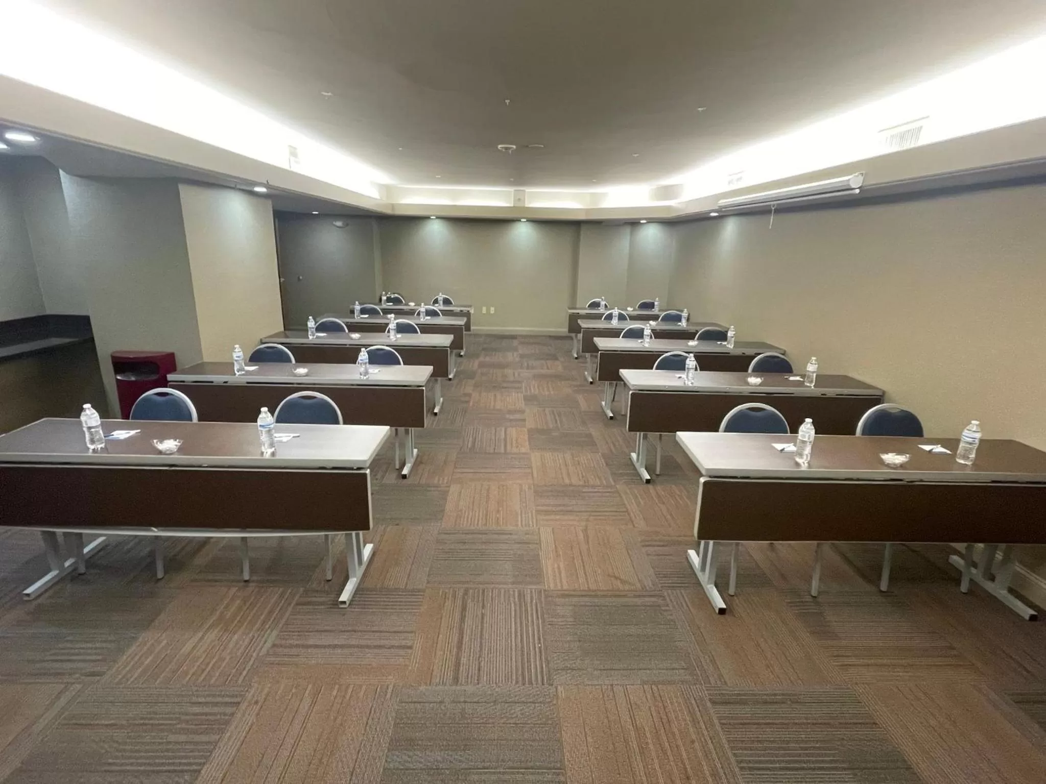 Meeting/conference room in Holiday Inn Express Cleveland Downtown by IHG