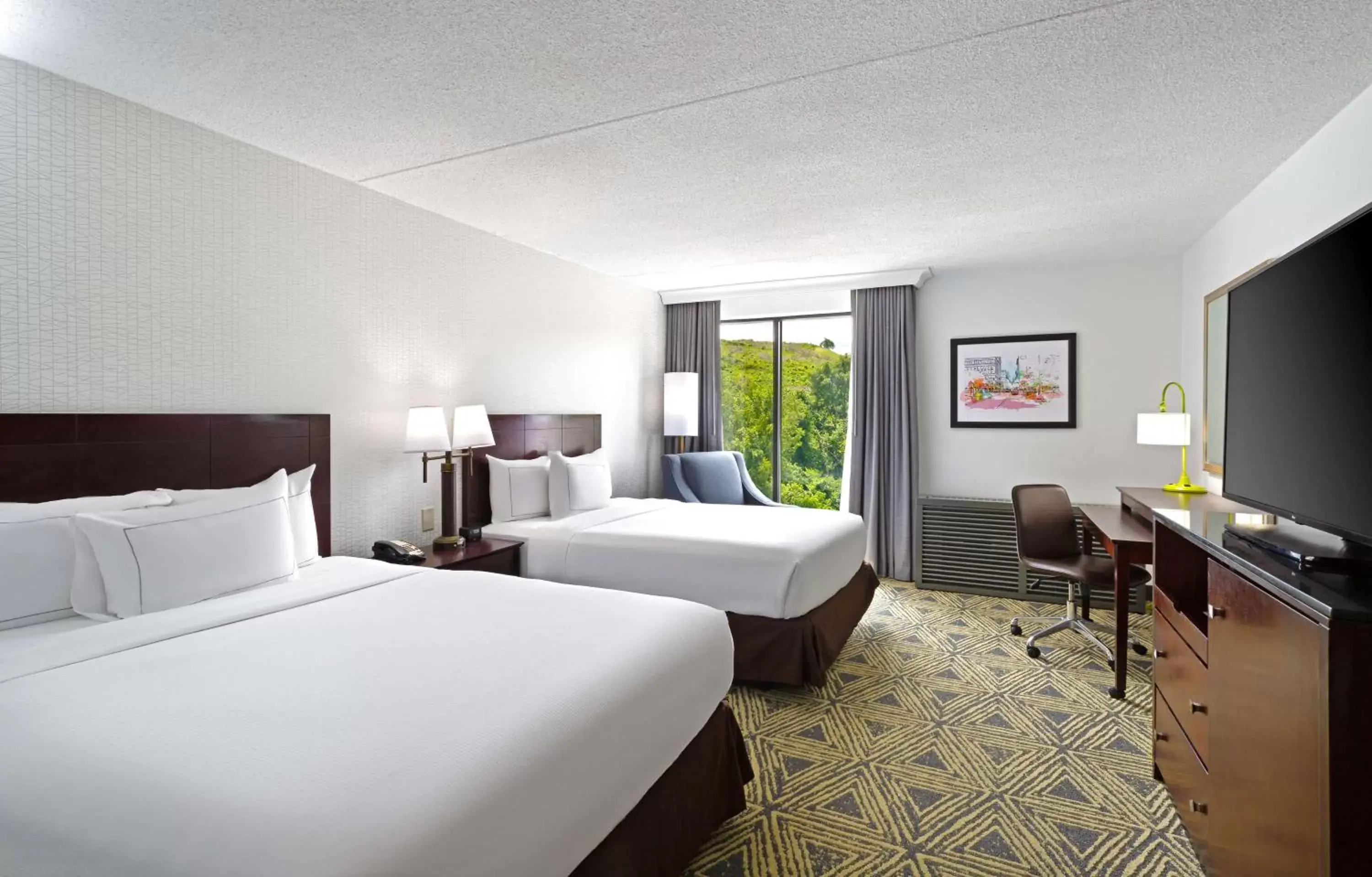 Bedroom in DoubleTree by Hilton Pittsburgh - Meadow Lands