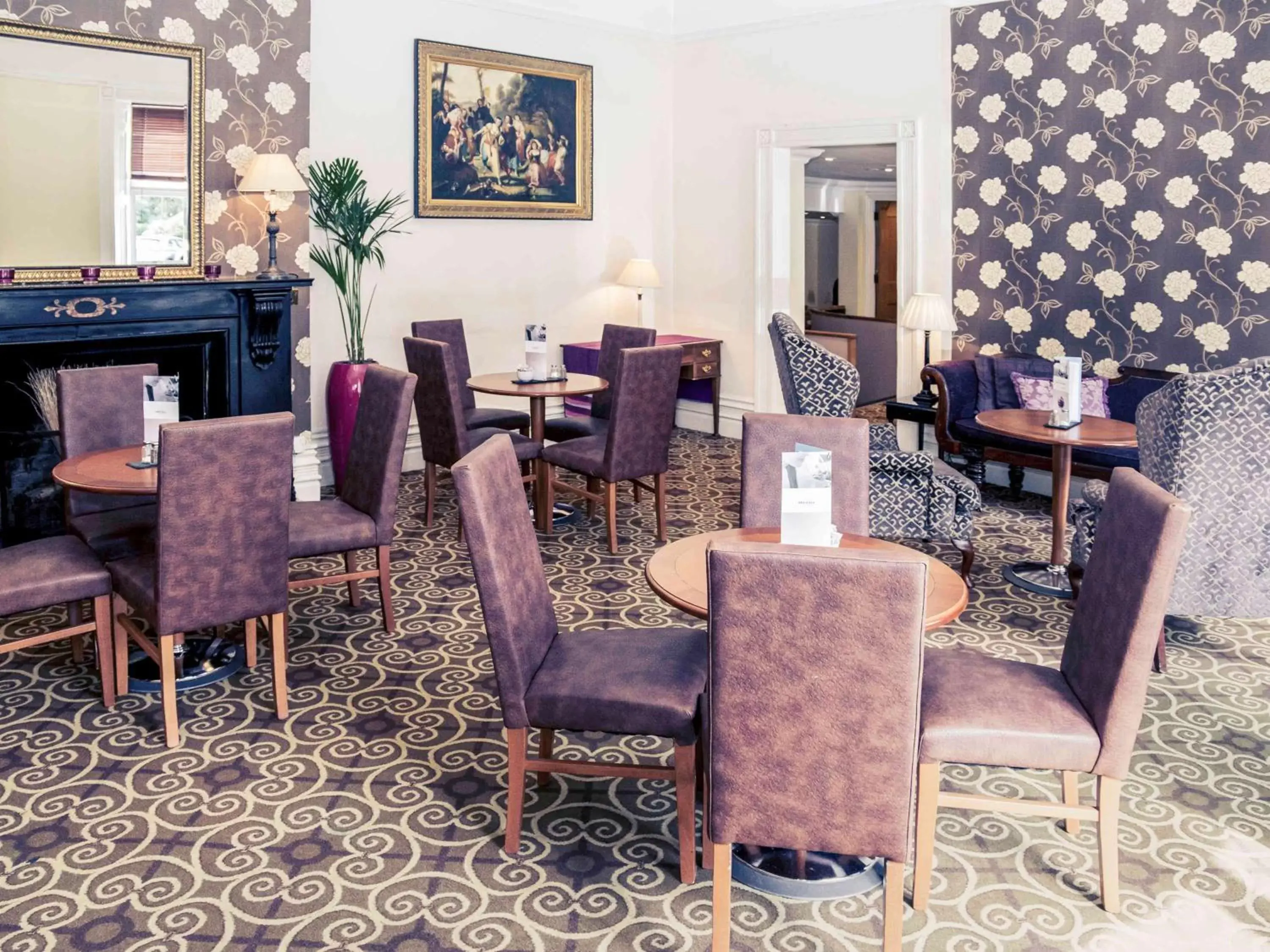 Lounge or bar, Restaurant/Places to Eat in Brandon Hall Hotel & Spa Warwickshire