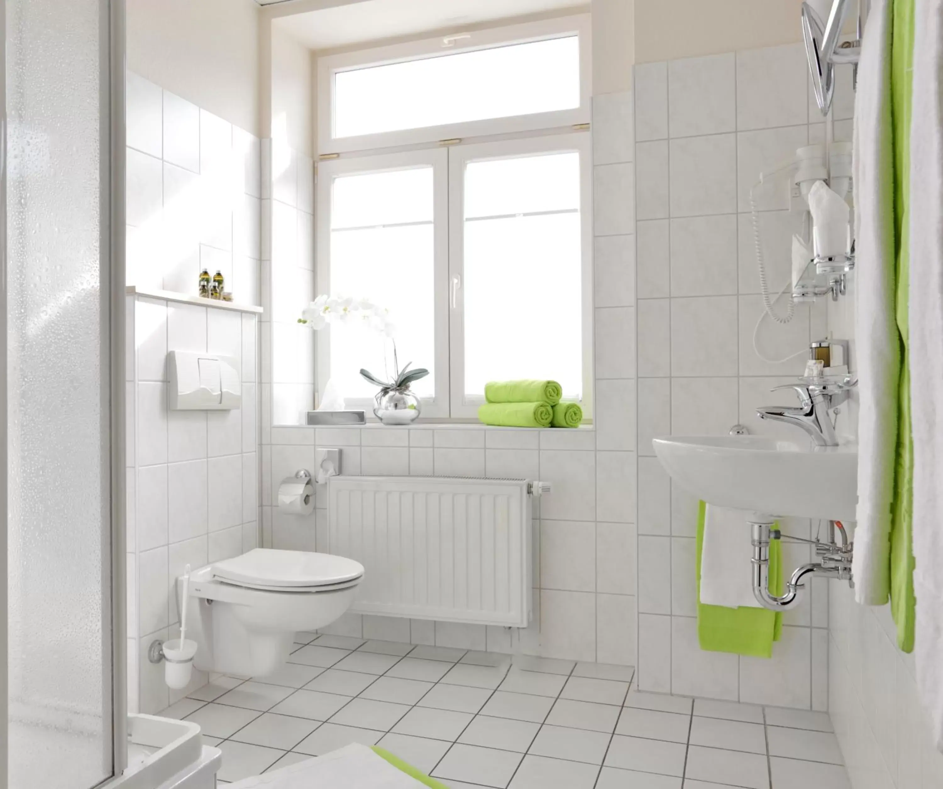 Shower, Bathroom in REGIOHOTEL Naturresort Ilsenburg