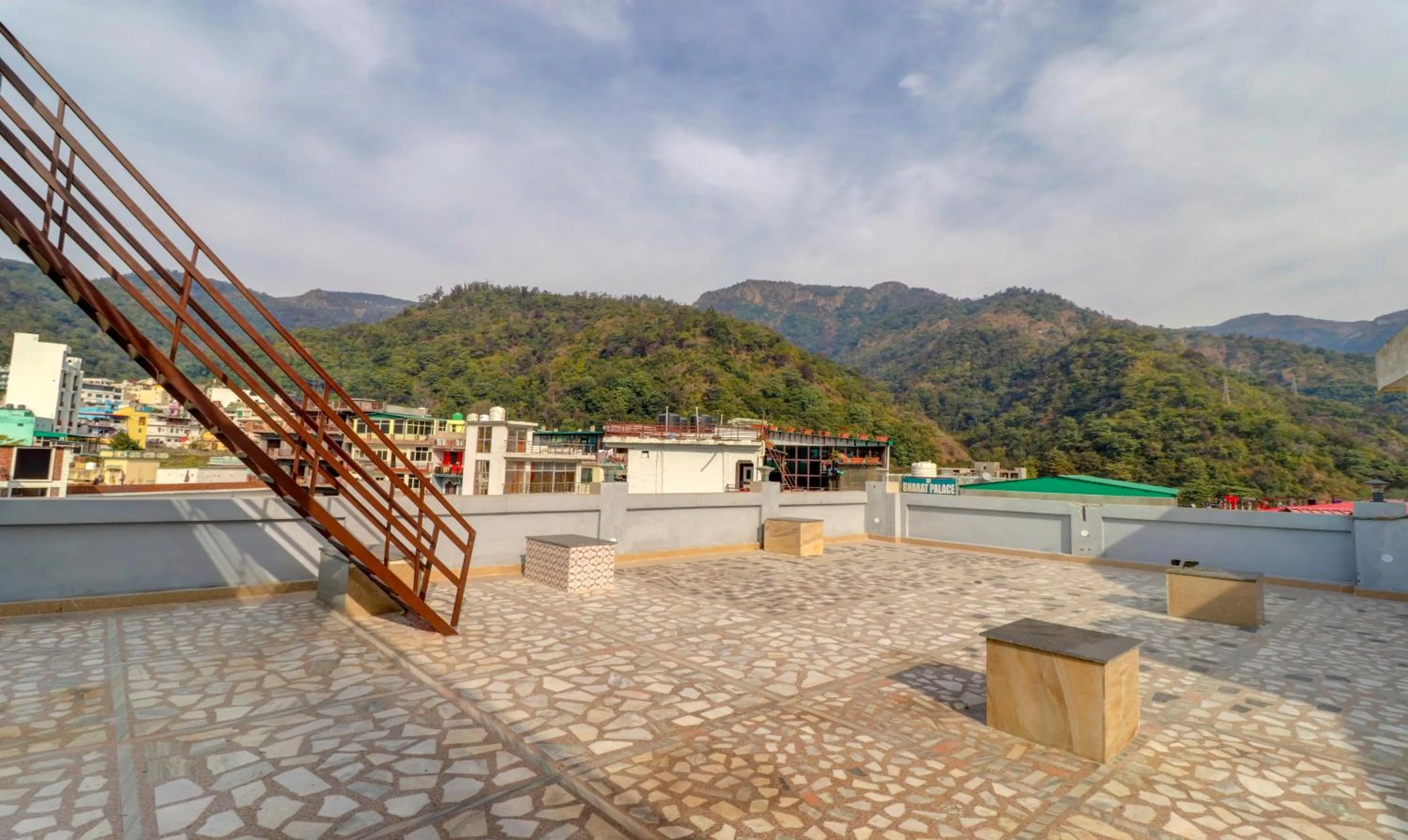 Balcony/Terrace in Itsy Hotels NV, Tapovan