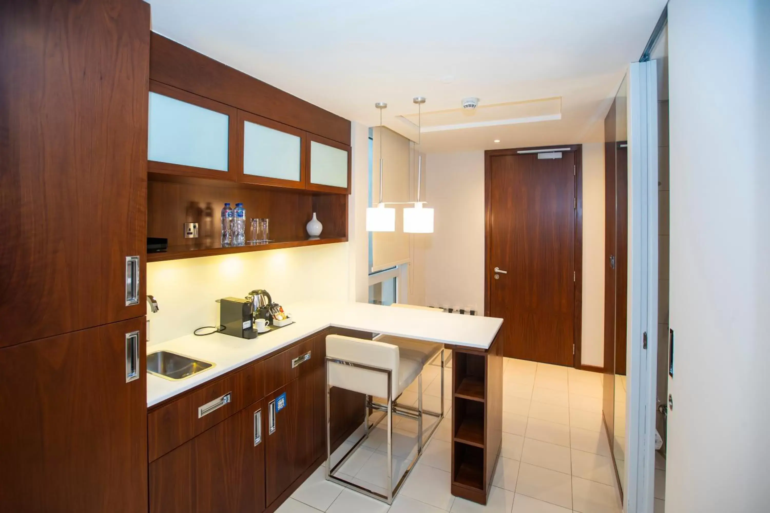 Dining area, Kitchen/Kitchenette in Centro Olaya by Rotana