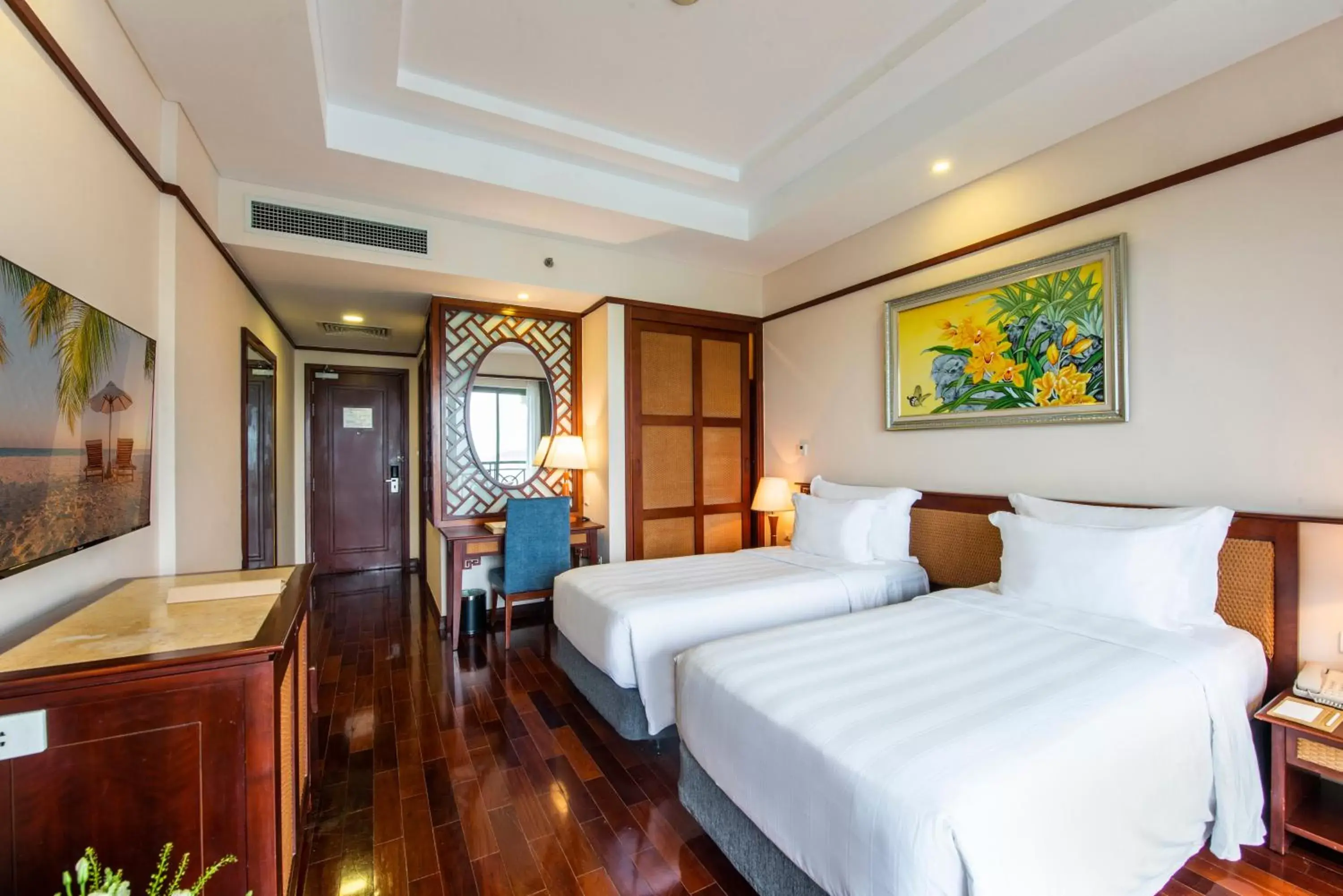 Photo of the whole room, Bed in Vinpearl Resort Nha Trang