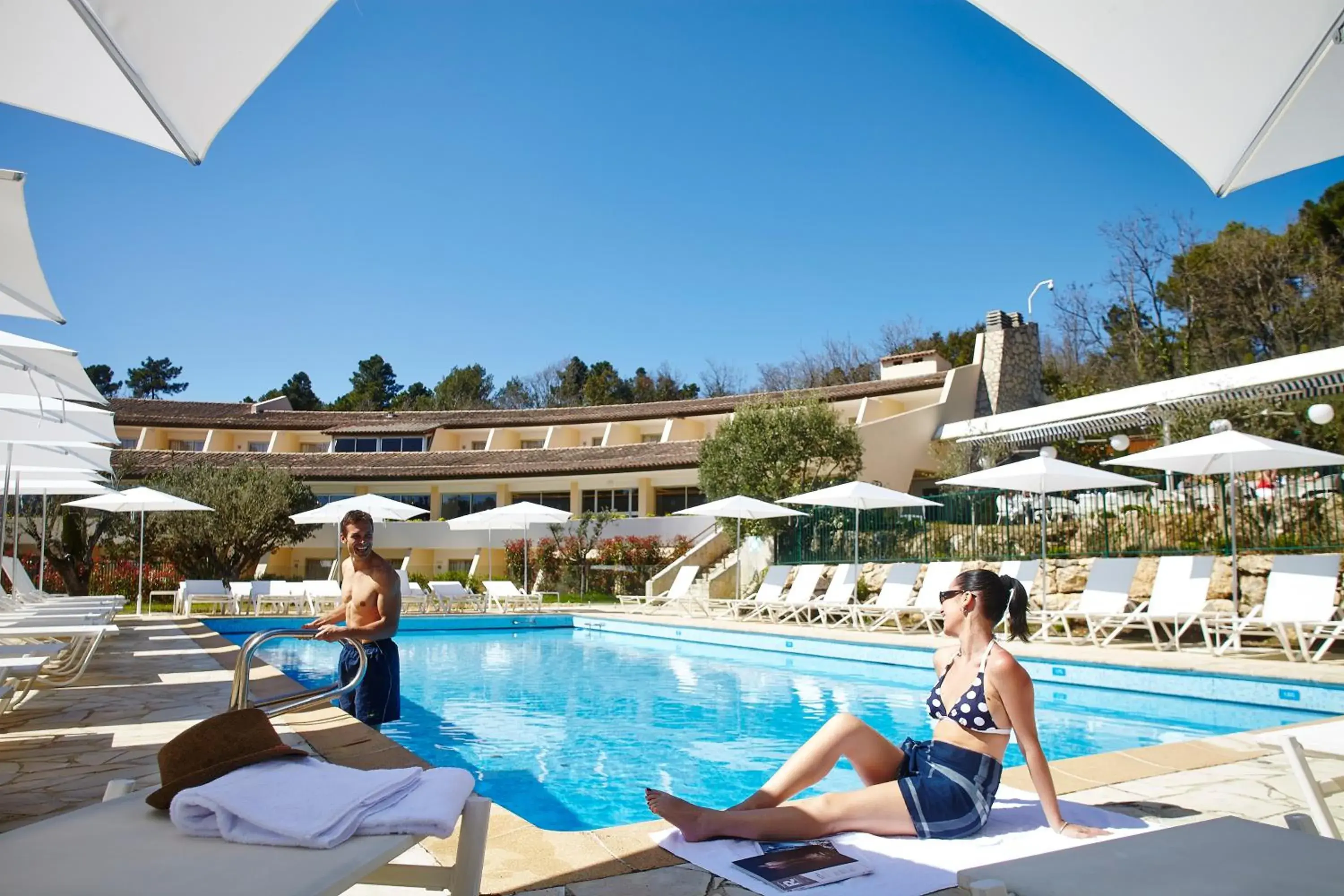 Swimming Pool in Hotel Restaurant La Vague de Saint Paul & Spa