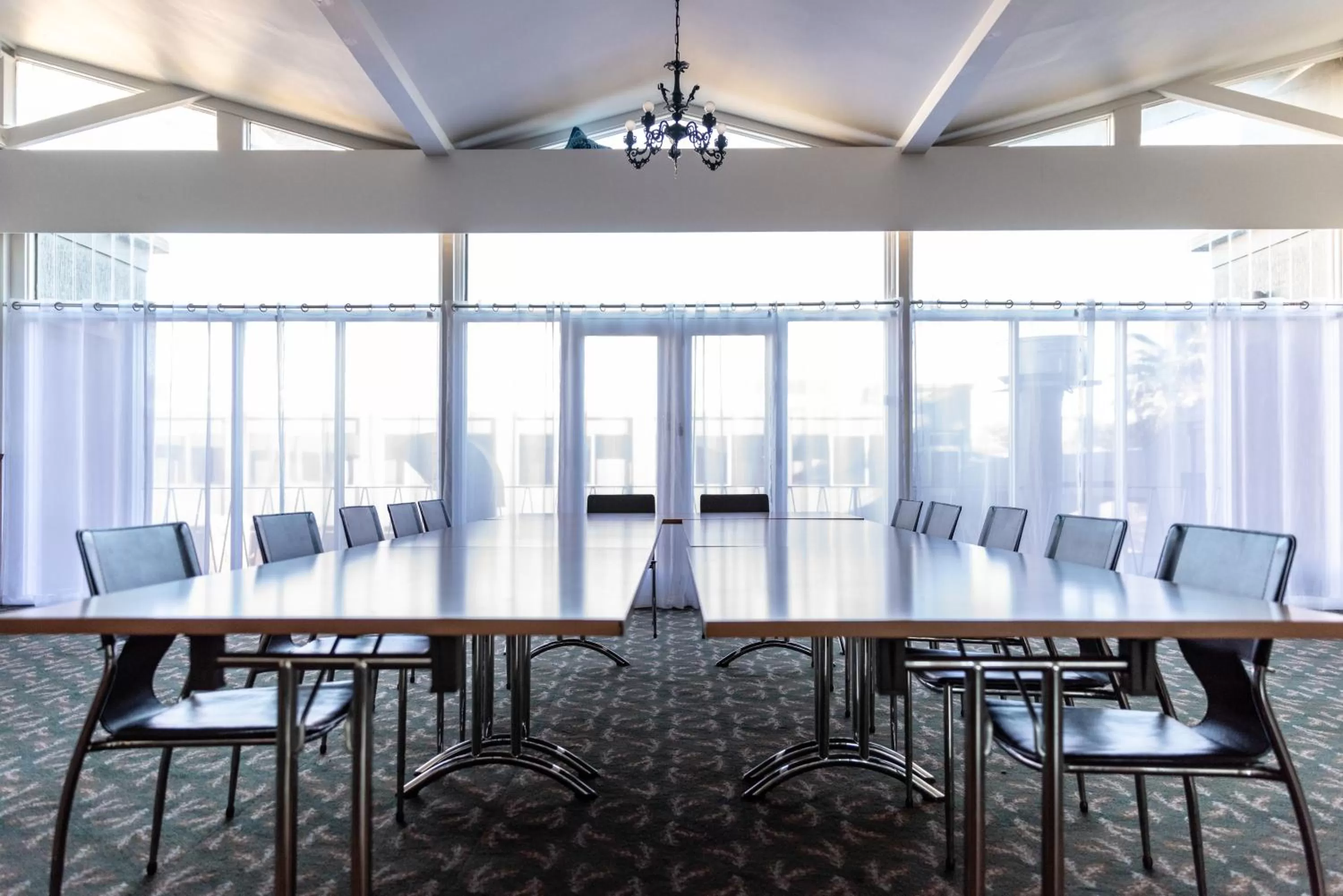 Business facilities in Astor Inn