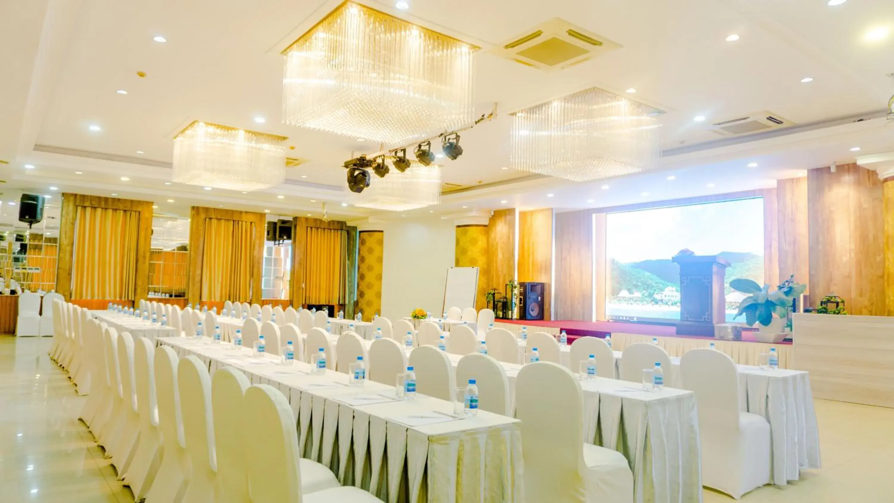 Meeting/conference room, Banquet Facilities in The Light Hotel