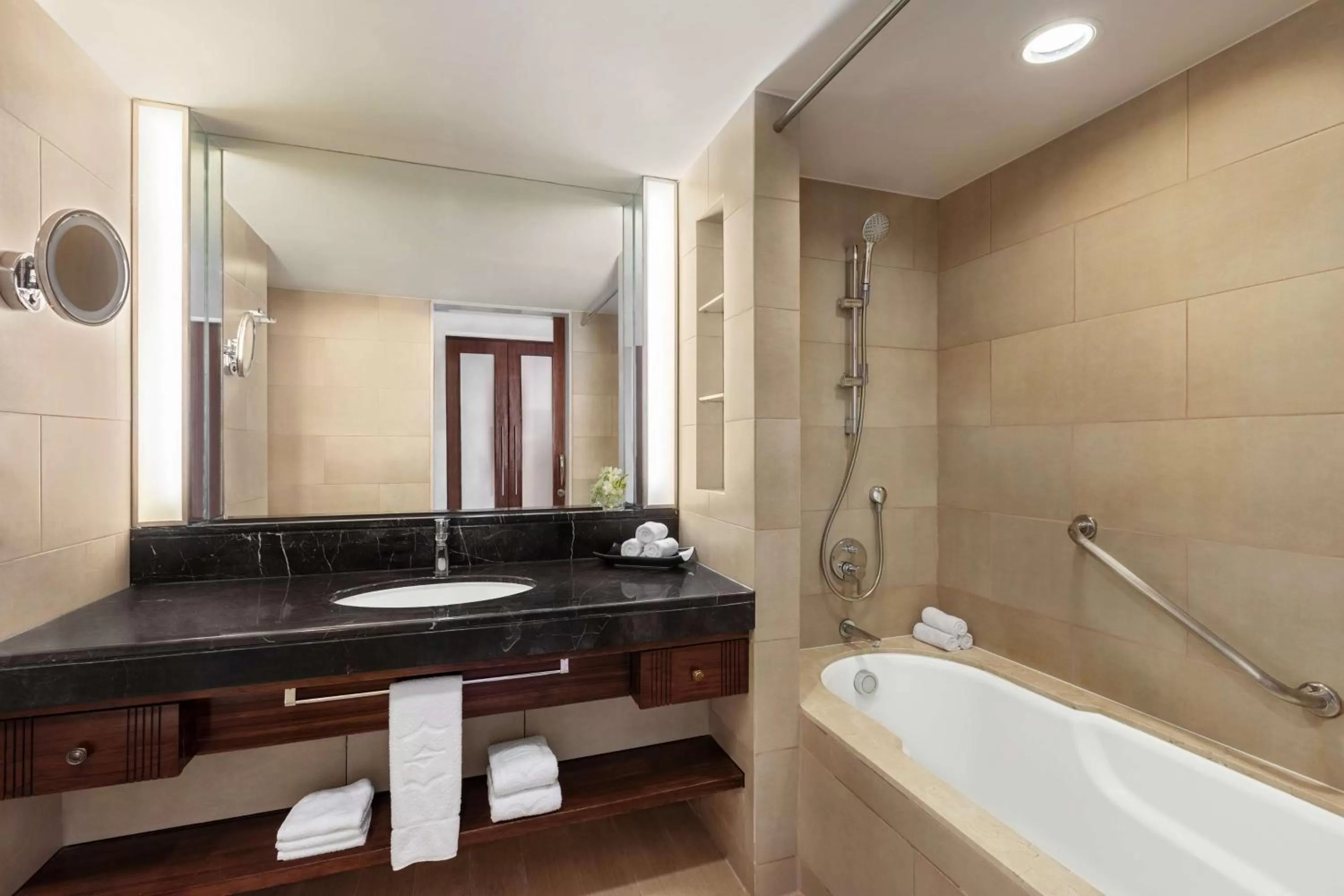 Bathroom in Shangri-La Mactan, Cebu