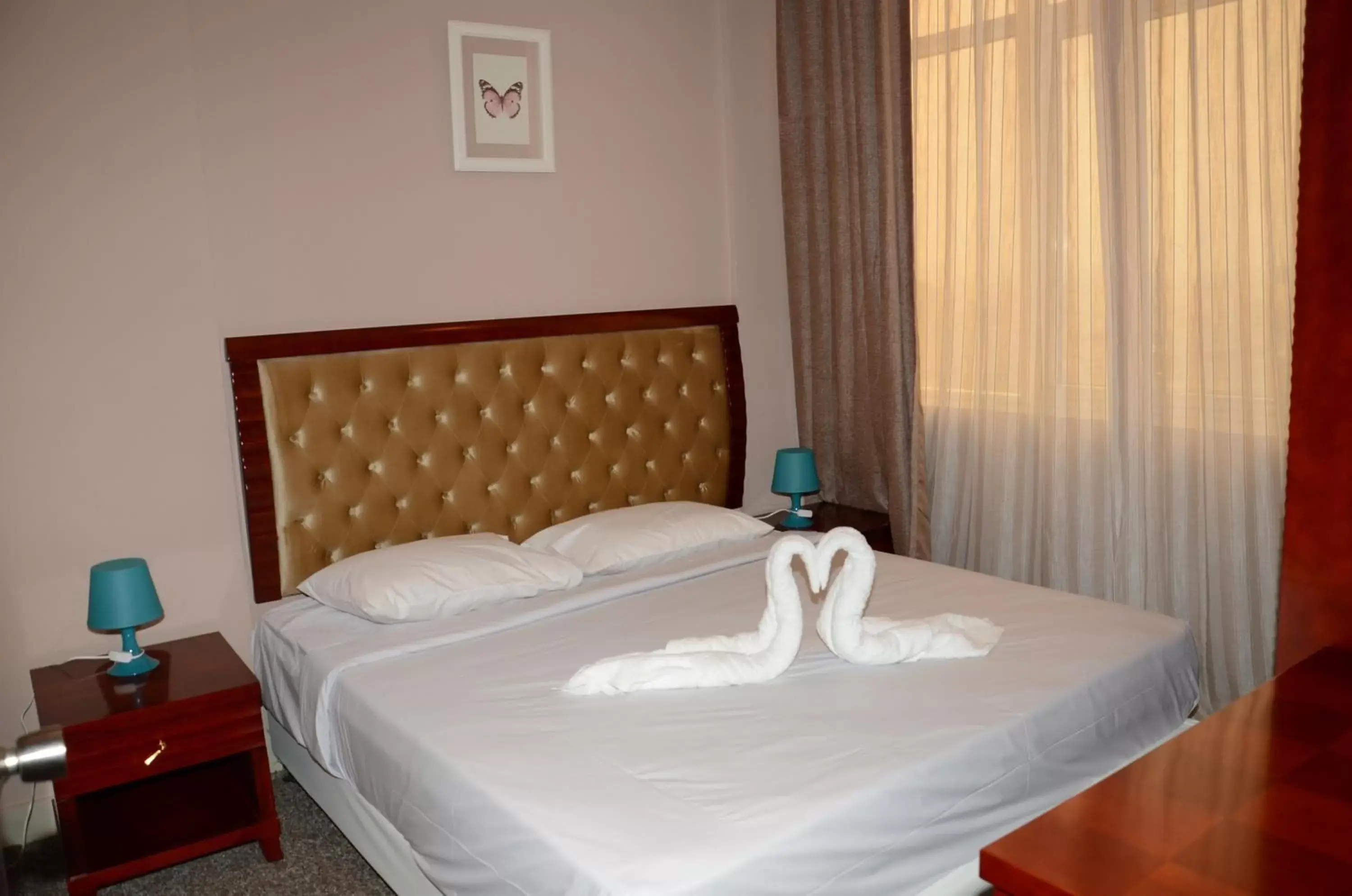 Photo of the whole room, Bed in Continental Inn Hotel Al Farwaniya